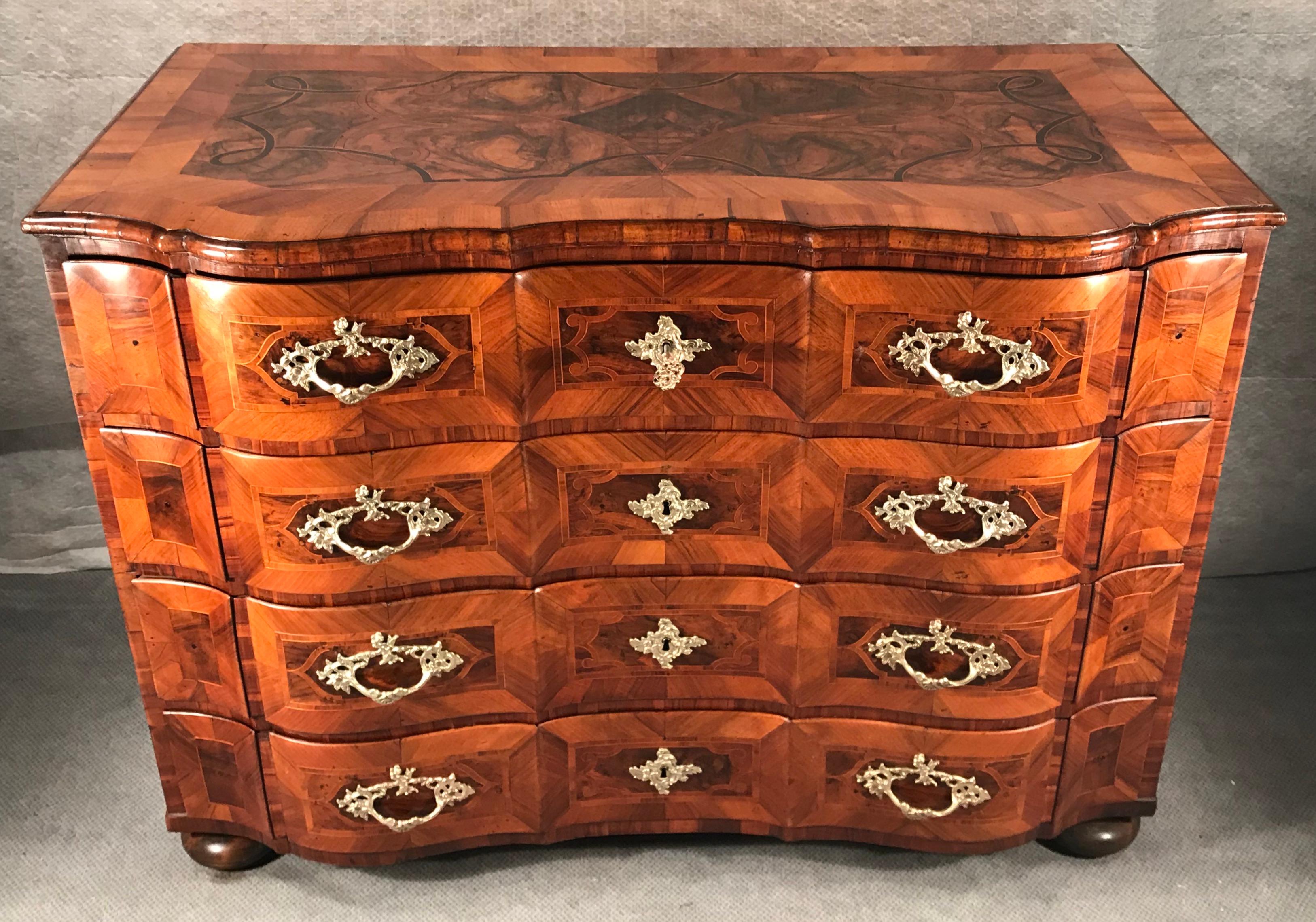 Baroque Chest of Drawers, Southern Germany 1750, Walnut 5
