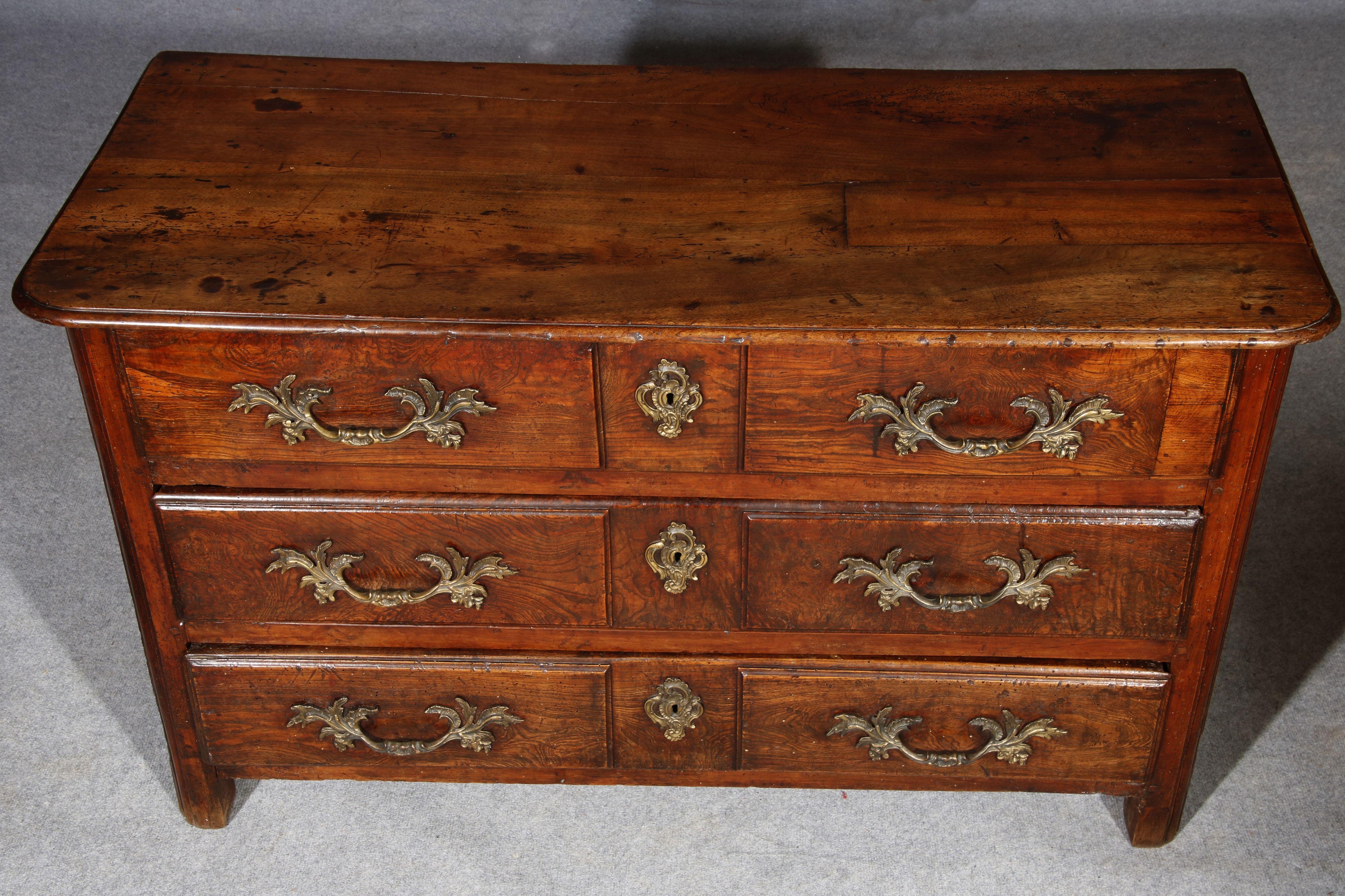 Hand-Crafted Baroque Chest with Beautiful Patina Walnut Ash, 18th Century
