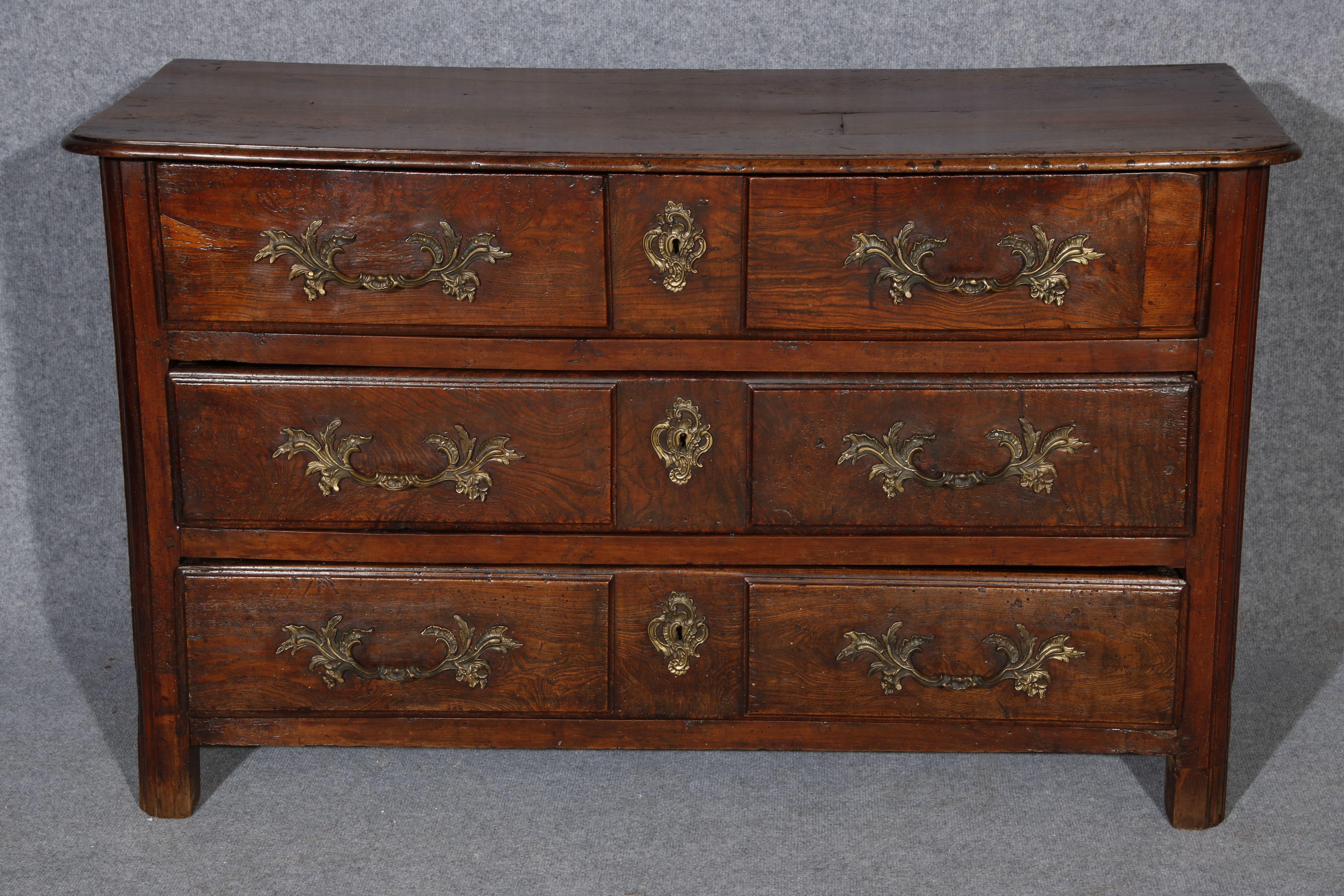 Baroque Chest with Beautiful Patina Walnut Ash, 18th Century (Asche)