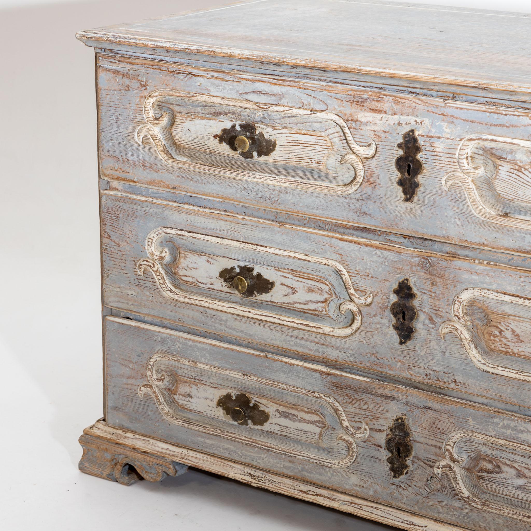 Hand-Painted Hand-painted white and blue Baroque Commode, 18th Century