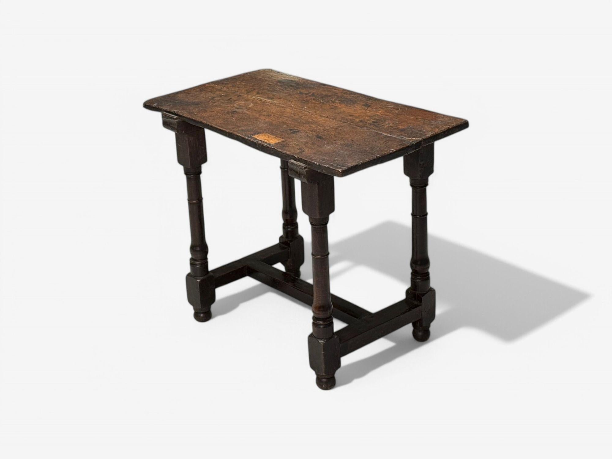 Baroque, Continental, Oak, Rustic Side Table, 17th C.

Primitive 17th century side or small console in oak table having turned legs and an H-form stretcher base. Good patina throughout.

Oak; England, 17th century

Height: 27.75 inches, Width: 33.5