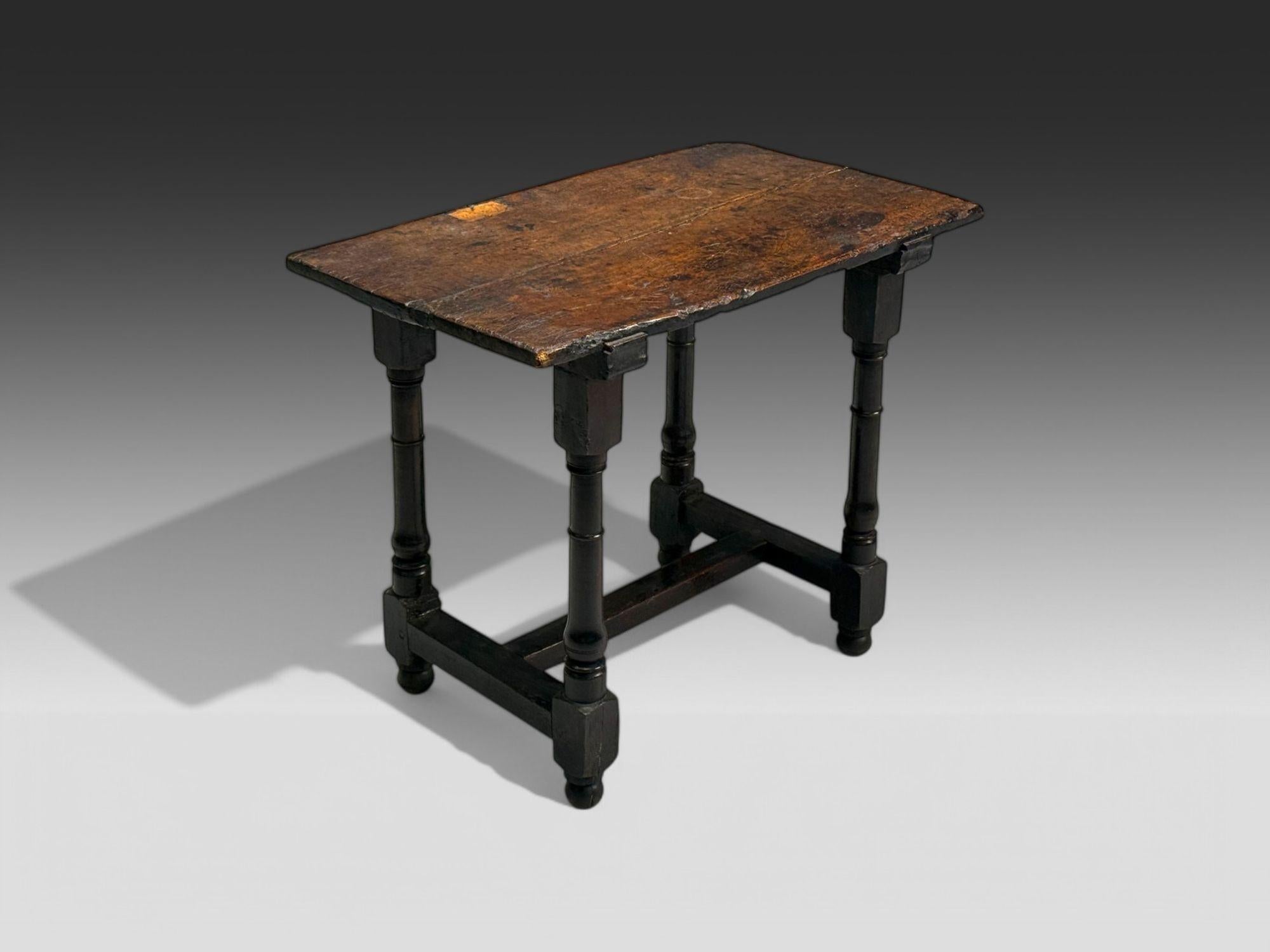 Baroque, Continental, Oak, Rustic Side Table, 17th C. In Distressed Condition For Sale In Manhasset, NY