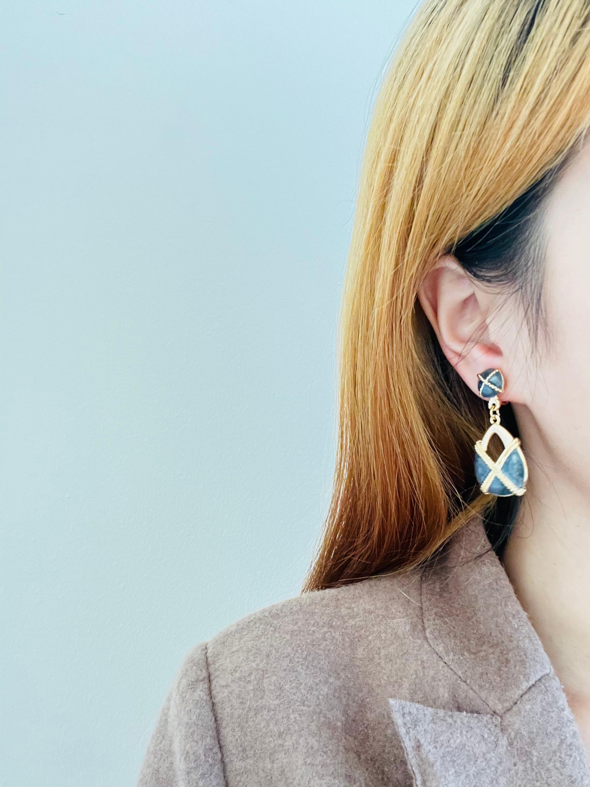 Baroque Cross Ripple Deep Grey Enamel Openwork Tear Drop Gold Clip Earrings In New Condition For Sale In Wokingham, England