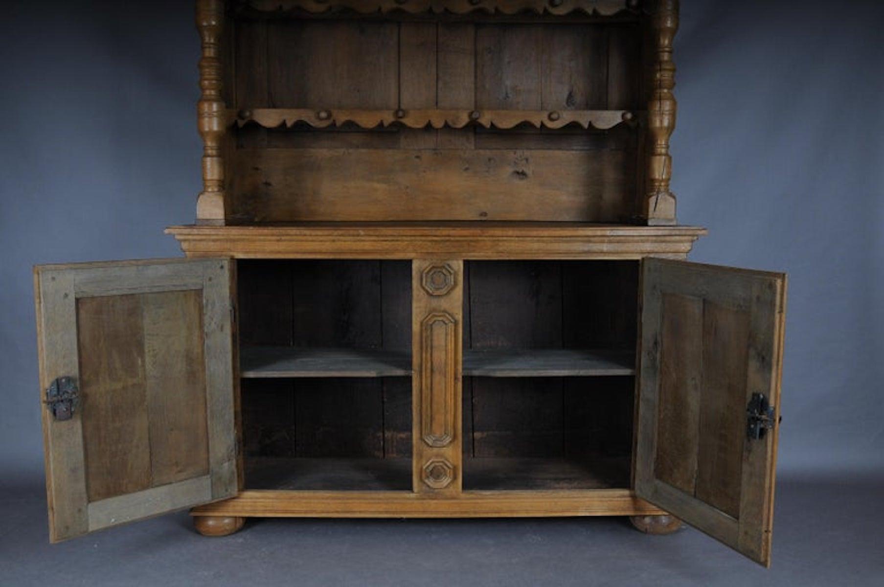 Armario barroco / armario de cocina, roble claro, hacia 1840 en venta 4