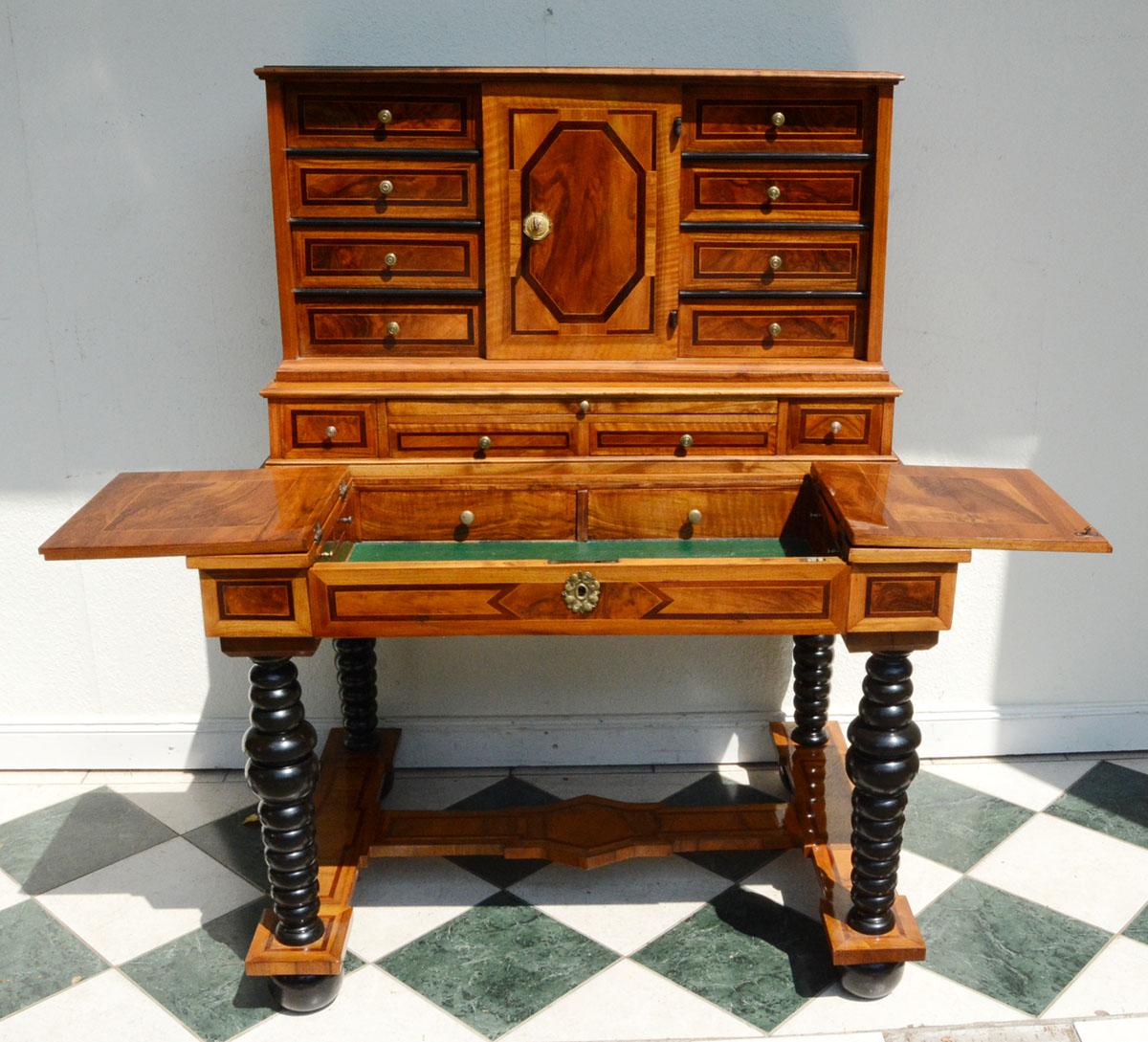 Baroque Desk with Hutch 