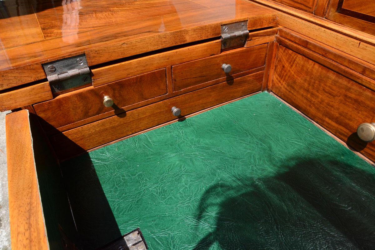 Baroque Desk with Hutch 