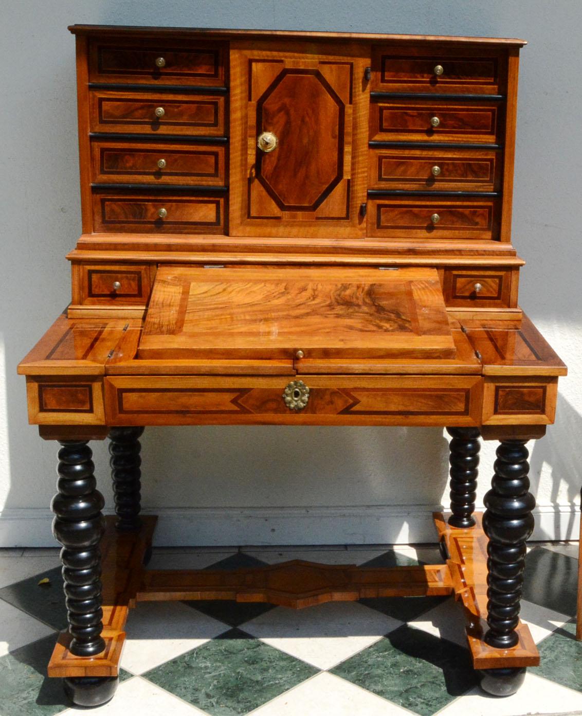 Baroque Desk with Hutch 