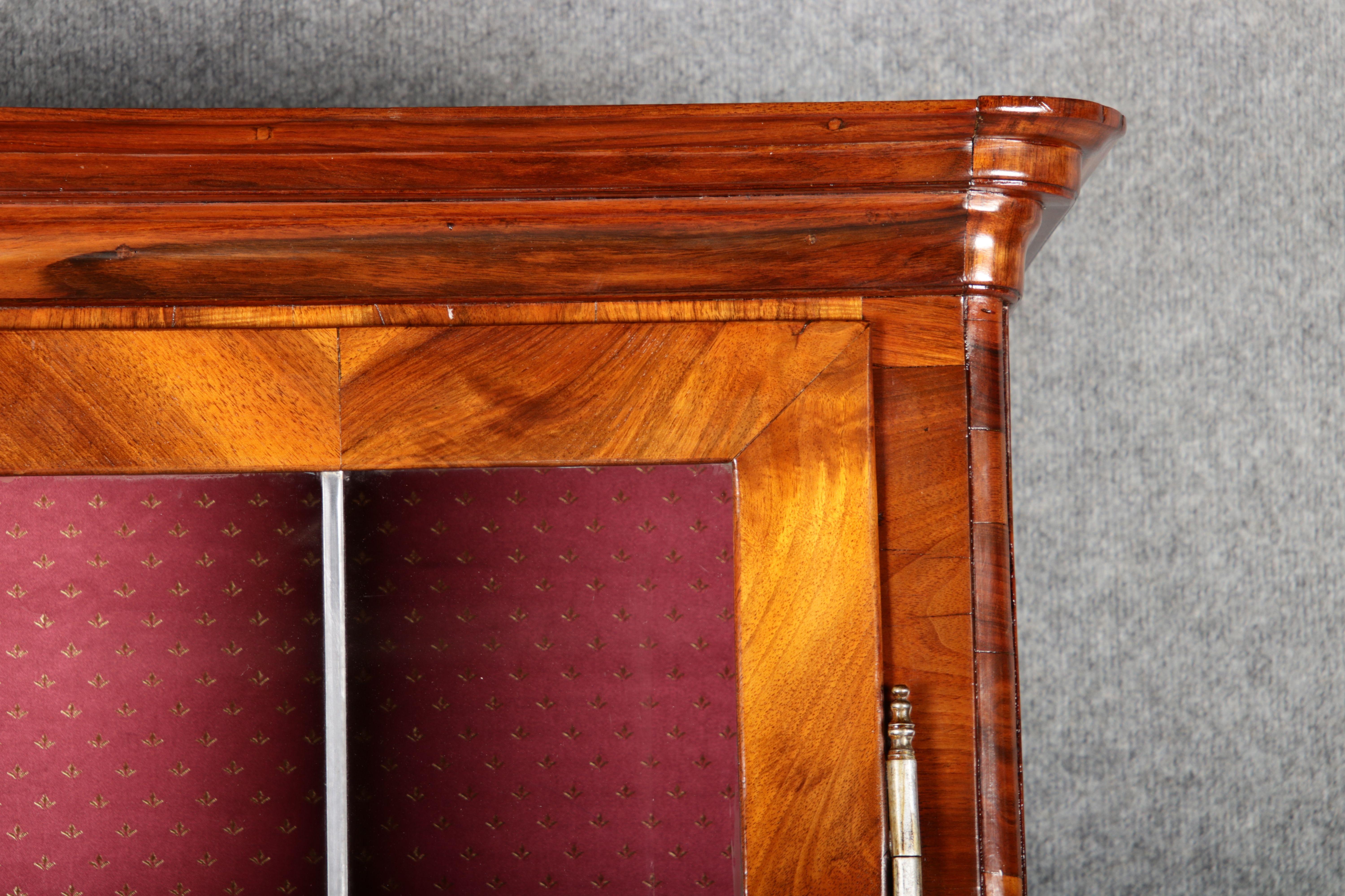 Baroque Display Case Bookcase Walnut, 18th Century (Walnuss)