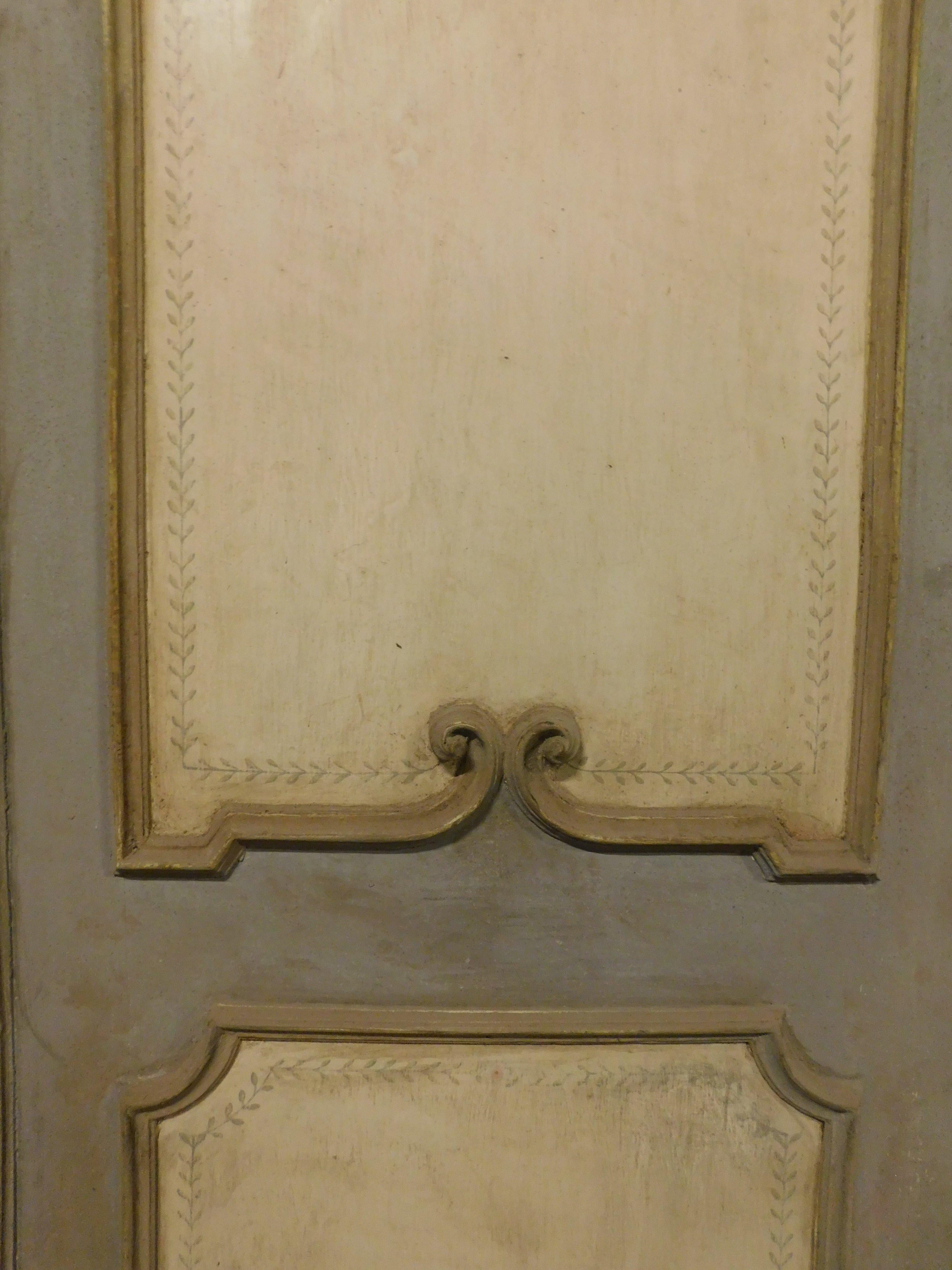 Tür im Barockstil, geformt und lackiert, gewölbt und mit Rahmen, ''700 Italien (Italienisch) im Angebot