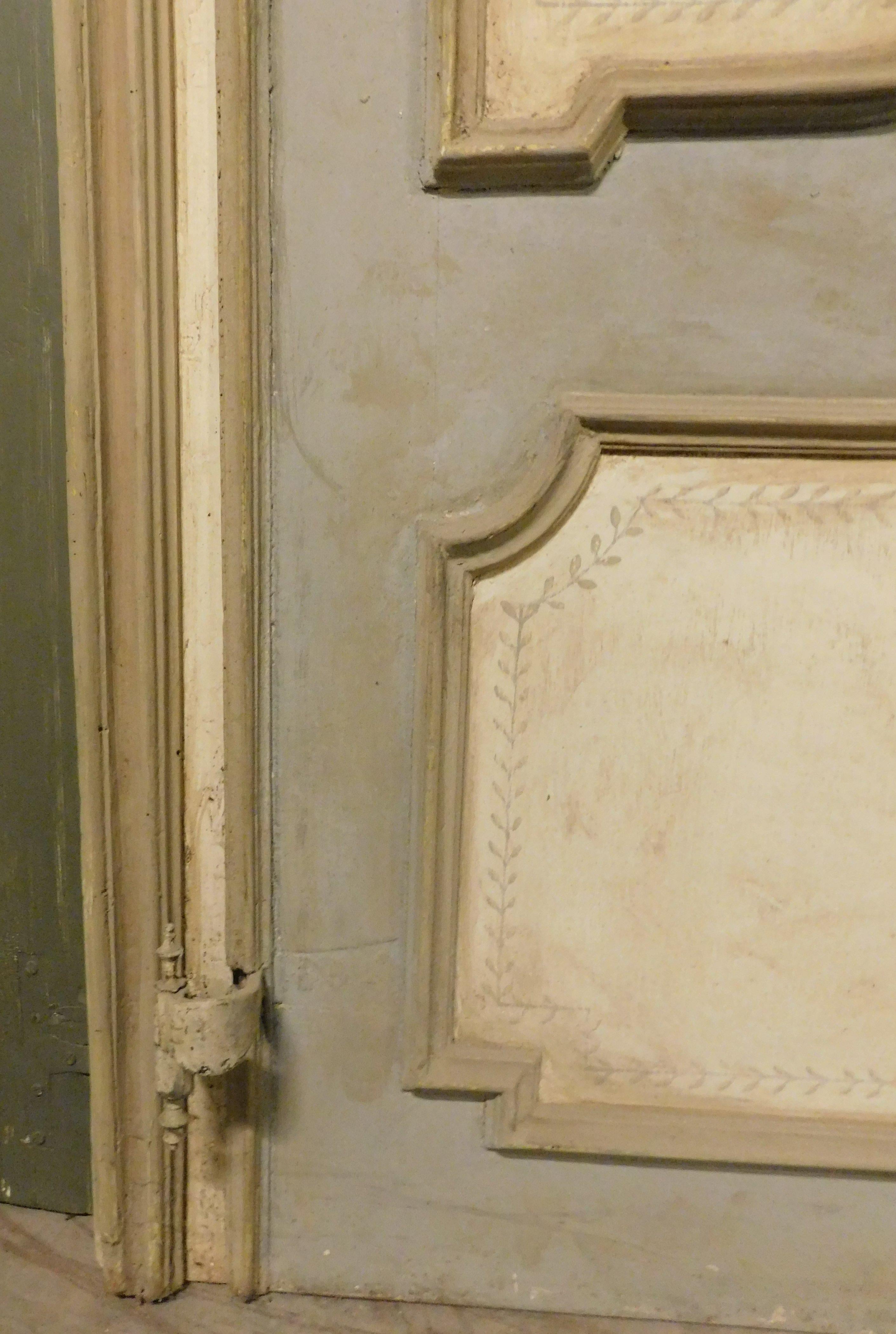 Tür im Barockstil, geformt und lackiert, gewölbt und mit Rahmen, ''700 Italien (Handgeschnitzt) im Angebot