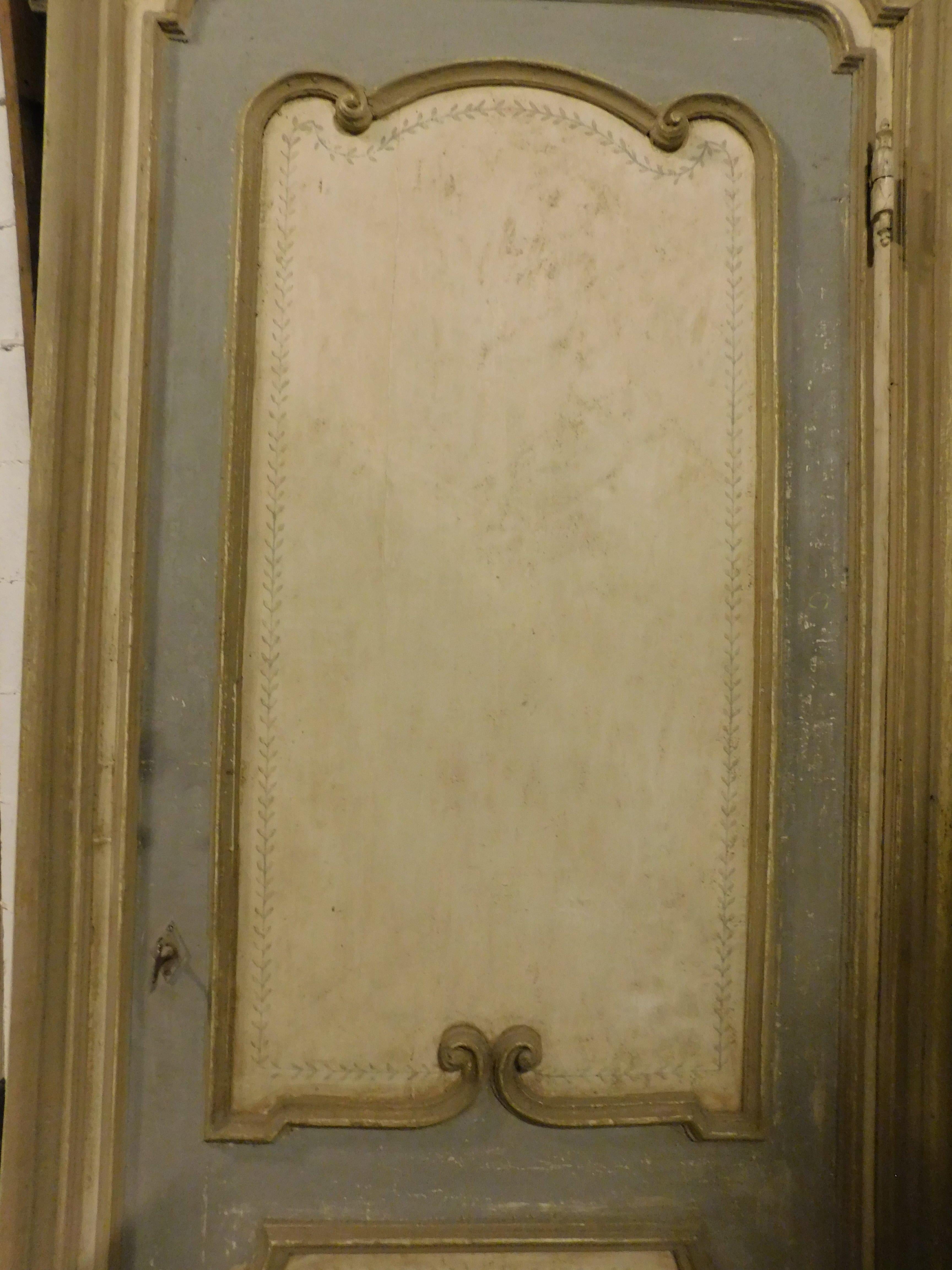 18th Century and Earlier Baroque Door, Sculpted and Lacquered, Arched and Complete with Frame, '700 Italy For Sale