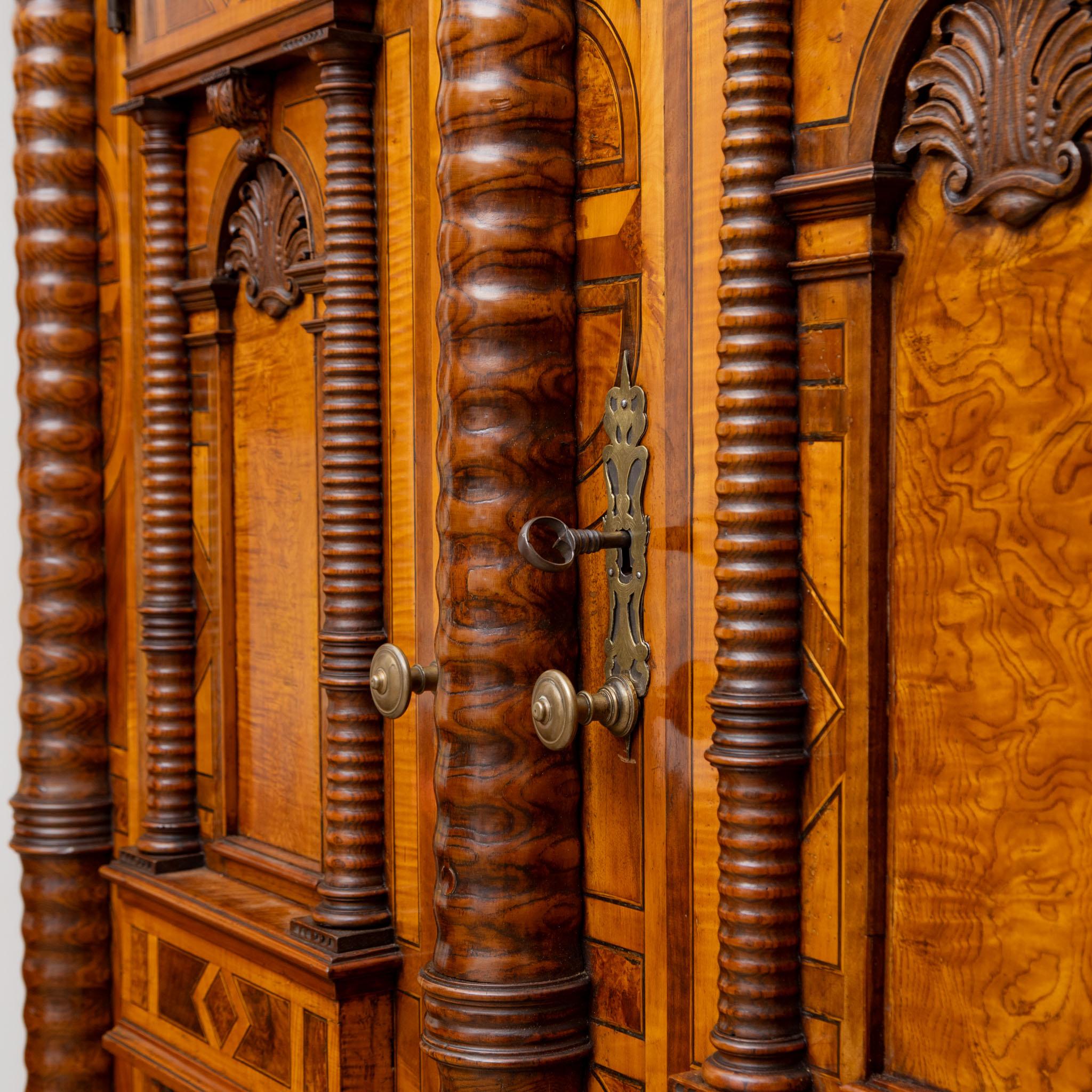 Metà XVIII secolo Gabinetto di facciata barocco, datato 1740 in vendita