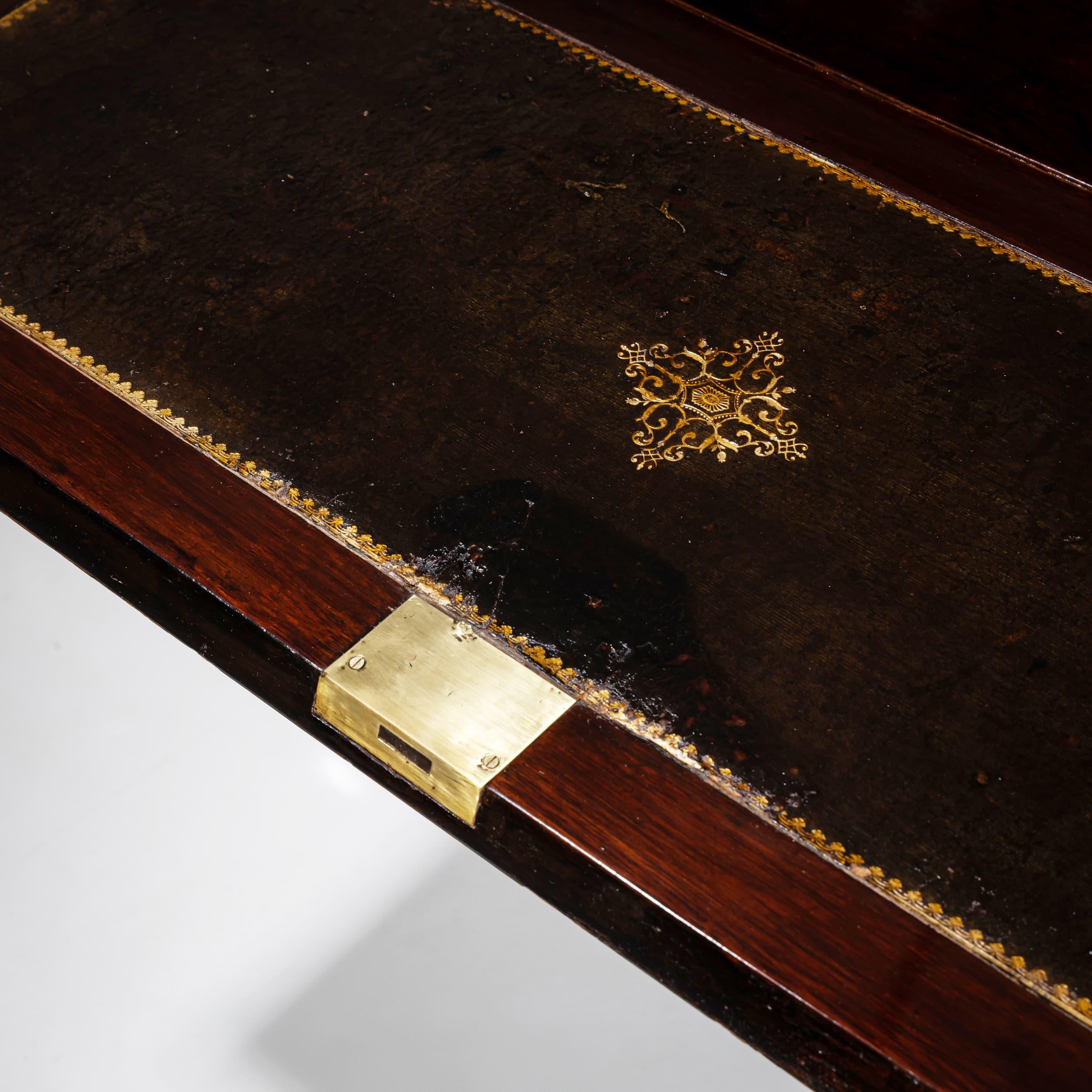 Secretaria barroca con superficie de marquetería, S. XVIII en venta 4