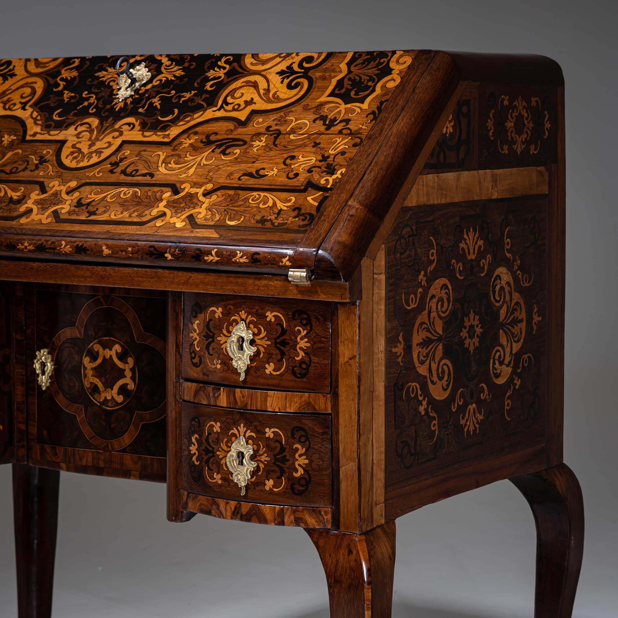 Secretaria barroca con superficie de marquetería, S. XVIII en venta 8