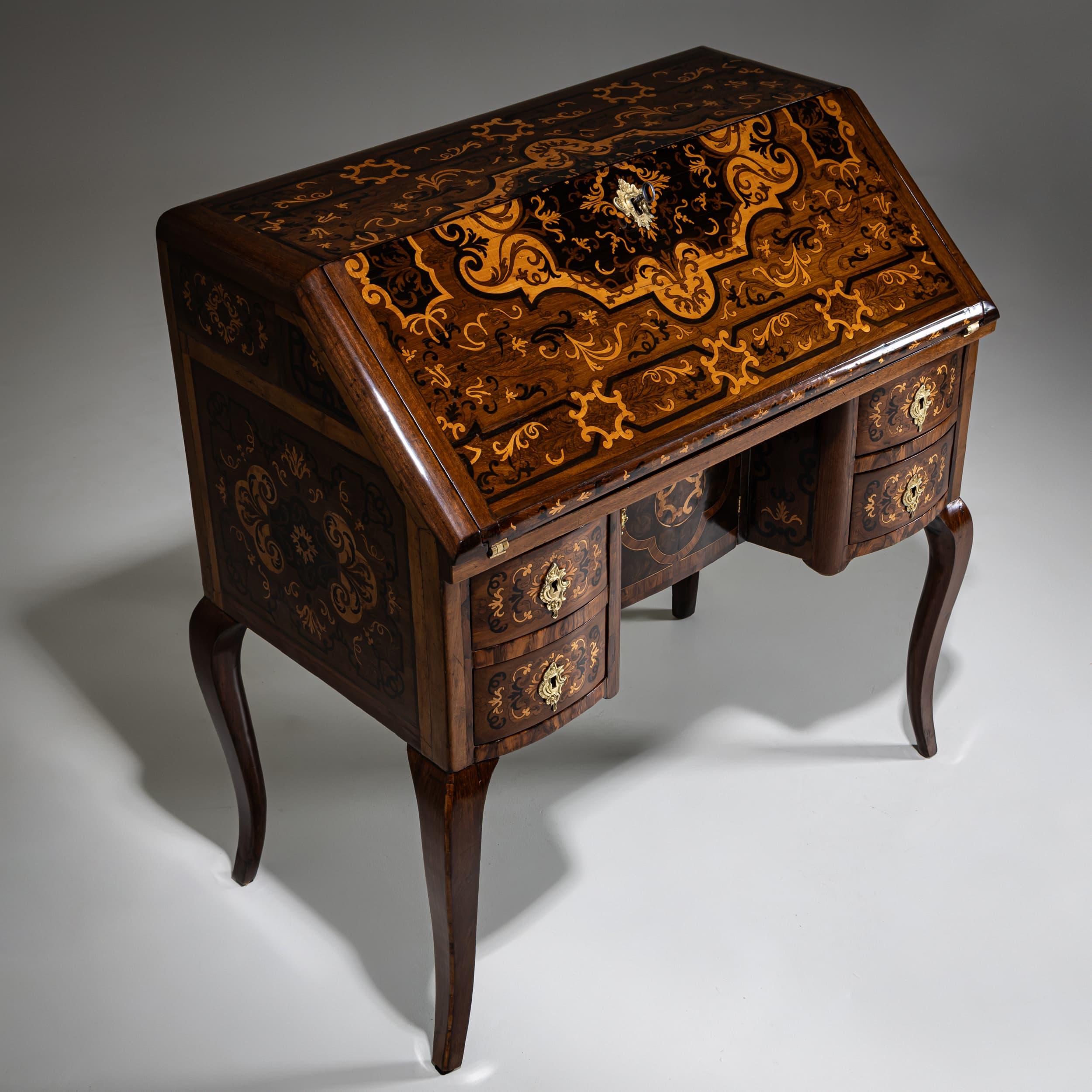 Secretaria barroca con superficie de marquetería, S. XVIII en venta 9