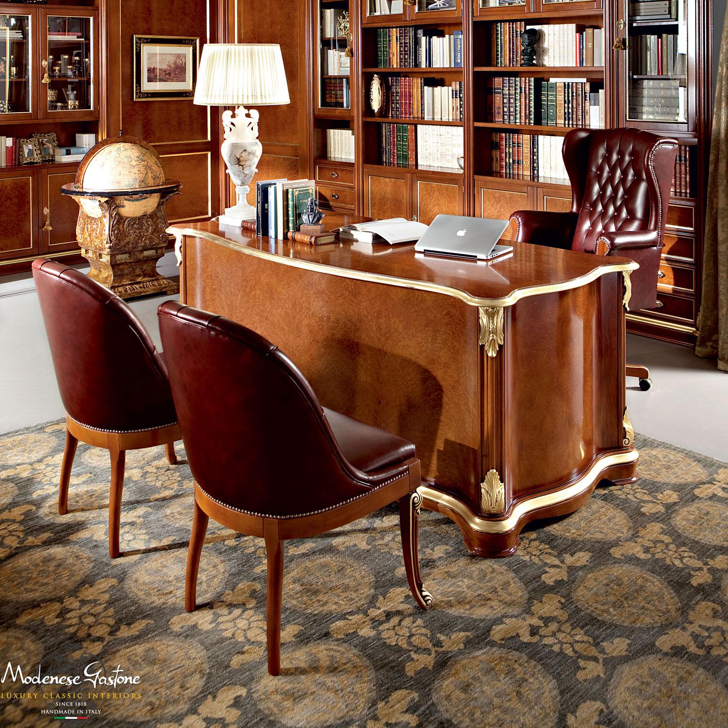 Appliqué Scrivania barocca Figuerd con dettagli in foglia d'oro e impiallacciatura by Modenese Luxury in vendita