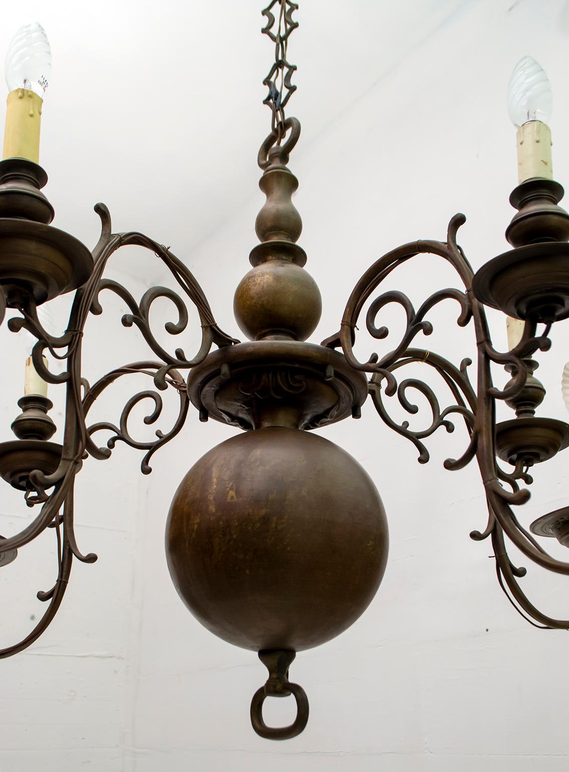 Barocker fünfarmiger italienischer Bronze-Kronleuchter, 1700er Jahre im Angebot 3