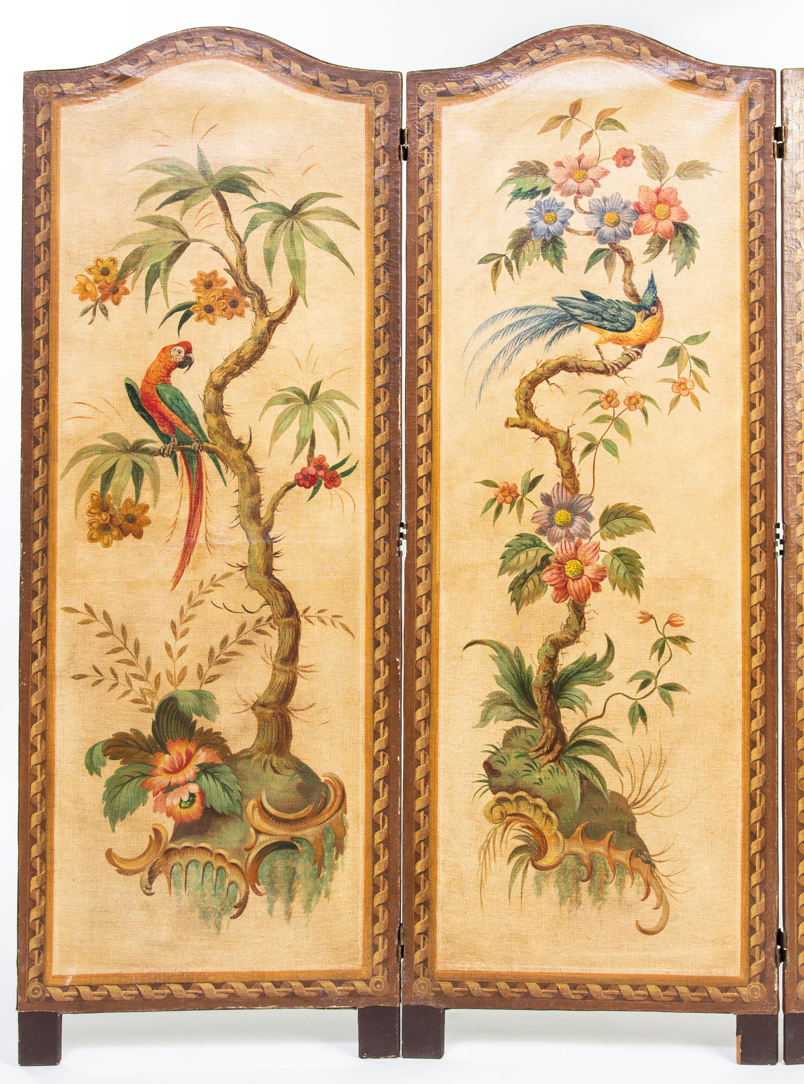 Baroque folding screen in excellent condition. Pine frame, painted canvas.