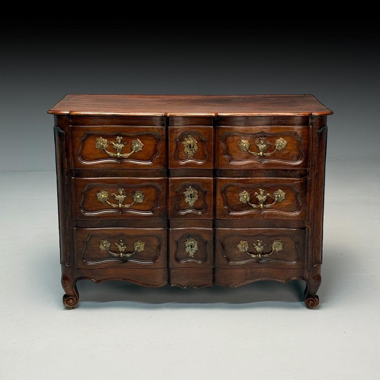 Barocco Cabinet provinciale francese Luigi XV, barocco, noce, ottone patinato, 18° C. in vendita