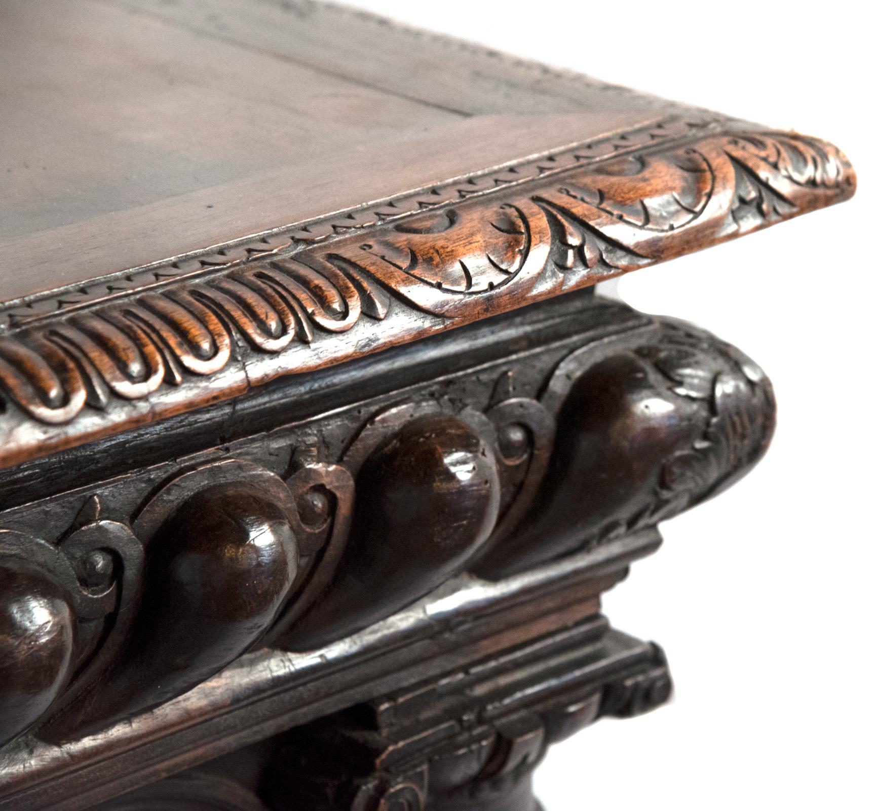 Baroque French Walnut Center Table, circa 1680 In Good Condition In Salt Lake City, UT