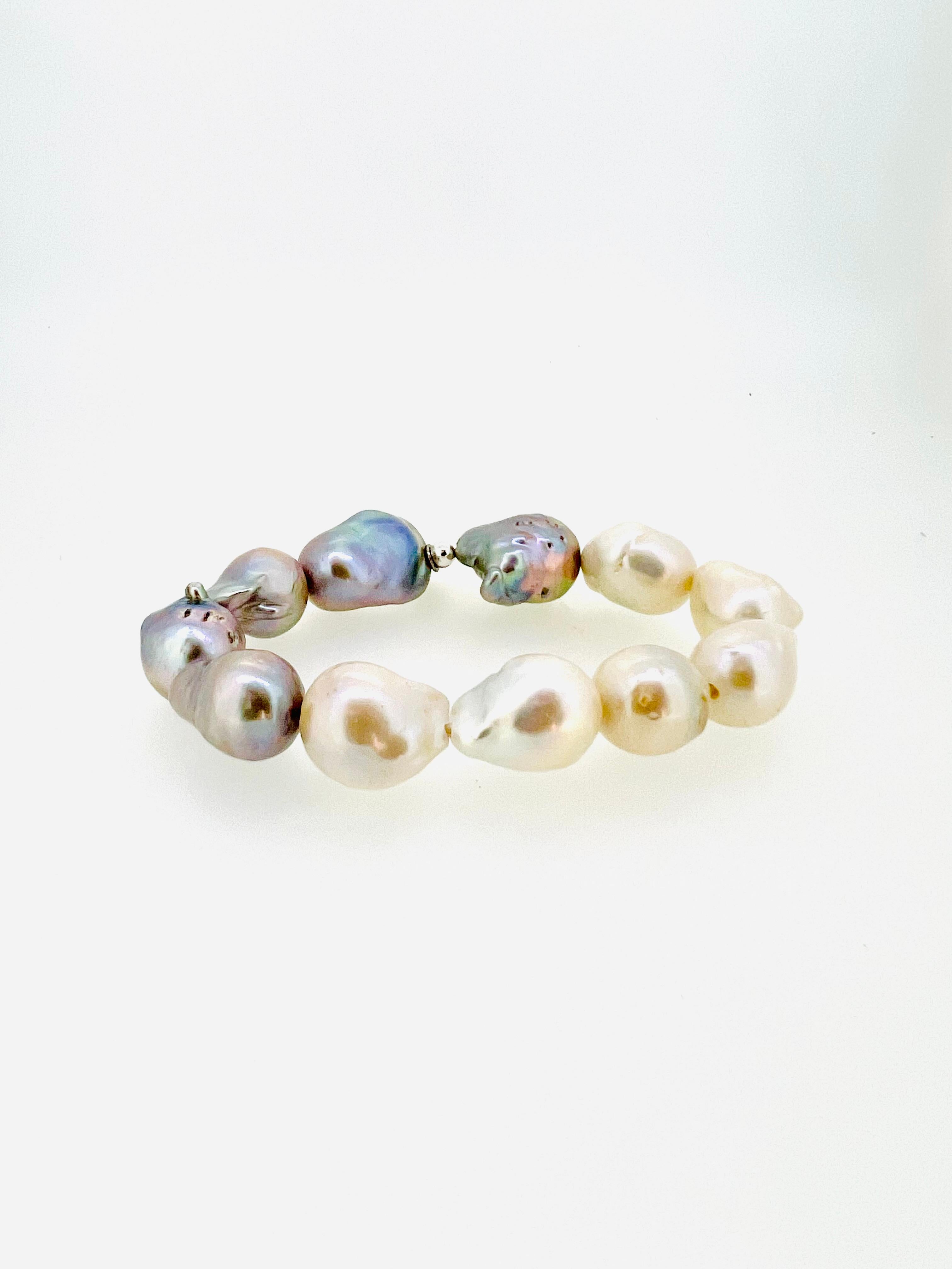 Grezzo Bracciale barocco di perle d'acqua dolce - Perle bianche e grigie in vendita