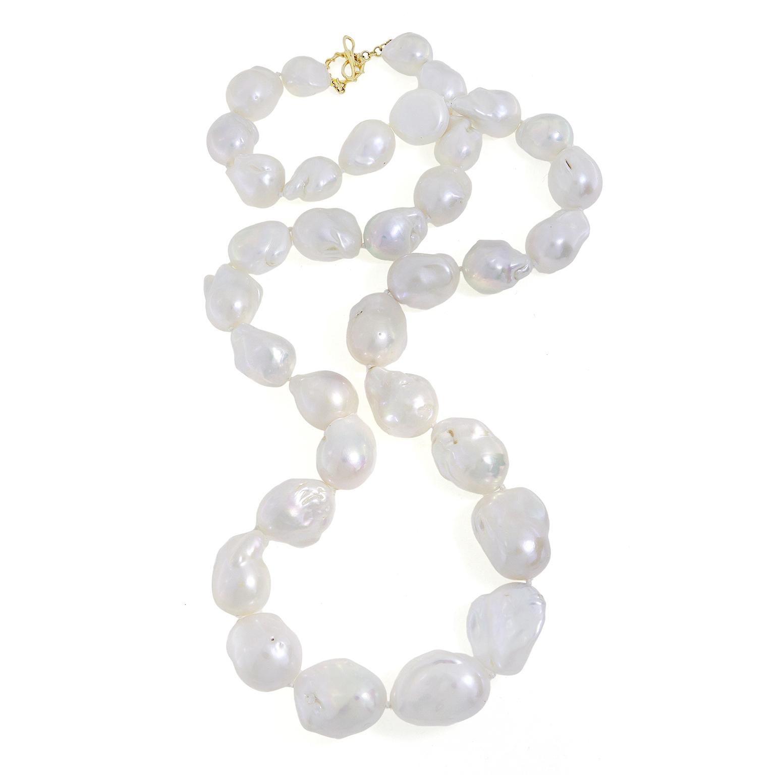 Romantique Collier de perles d'eau douce baroque en vente