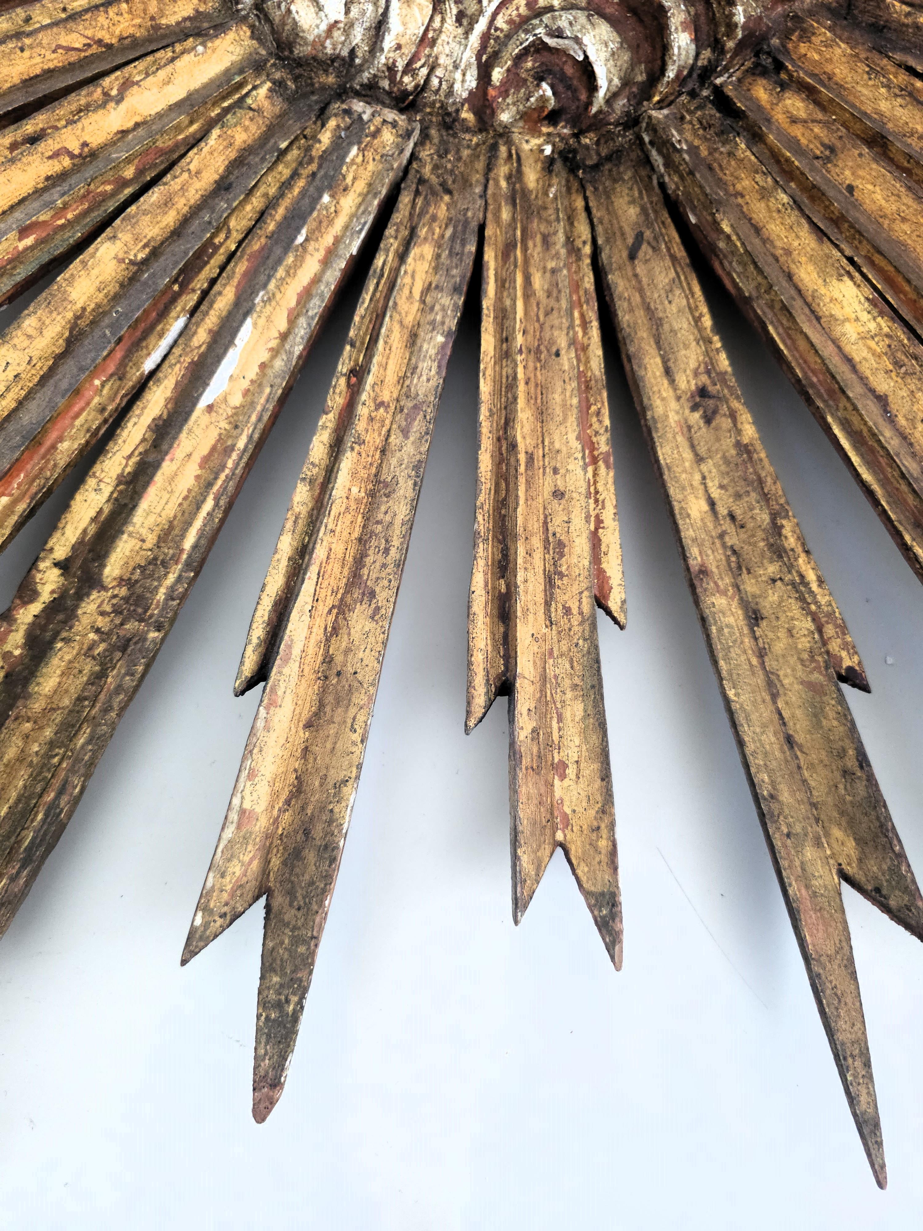 Madera dorada barroca con cabeza de querubín Siglo XVIII Europeo en venta 1