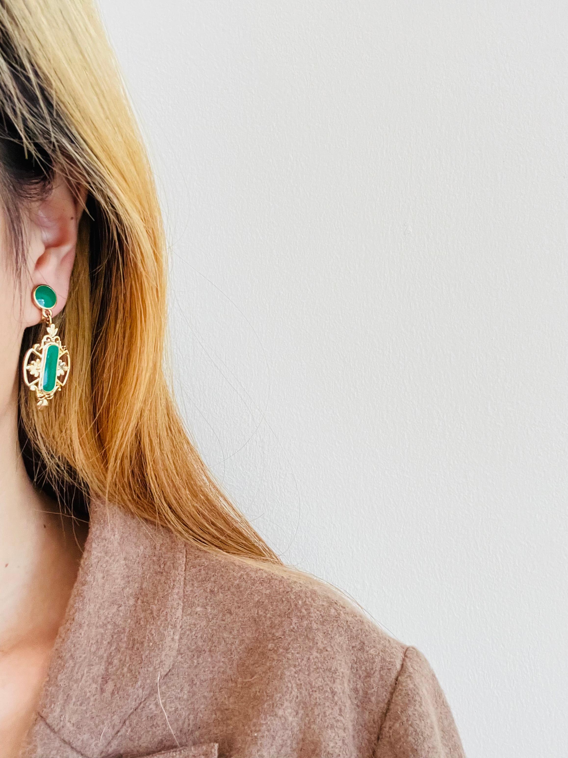 Women's or Men's Baroque Green Emerald Enamel Flower Openwork Gold Retro Dangle Clip Earrings For Sale