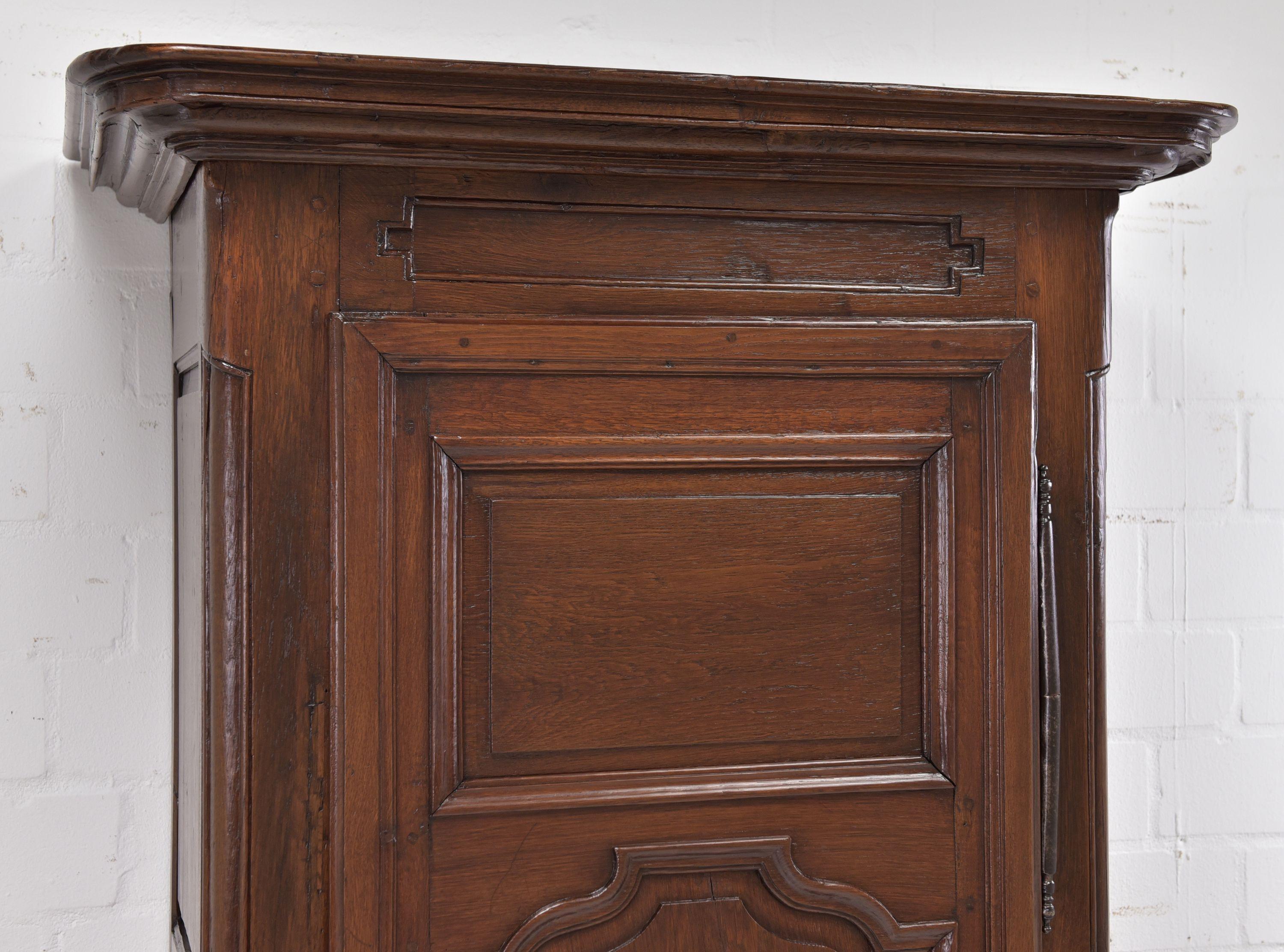 Baroque Hall Cabinet / Narrow Cabinet in Oak, 1780 4