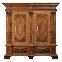 Armario de salón barroco 1770/80 Nogal y nogal burl
