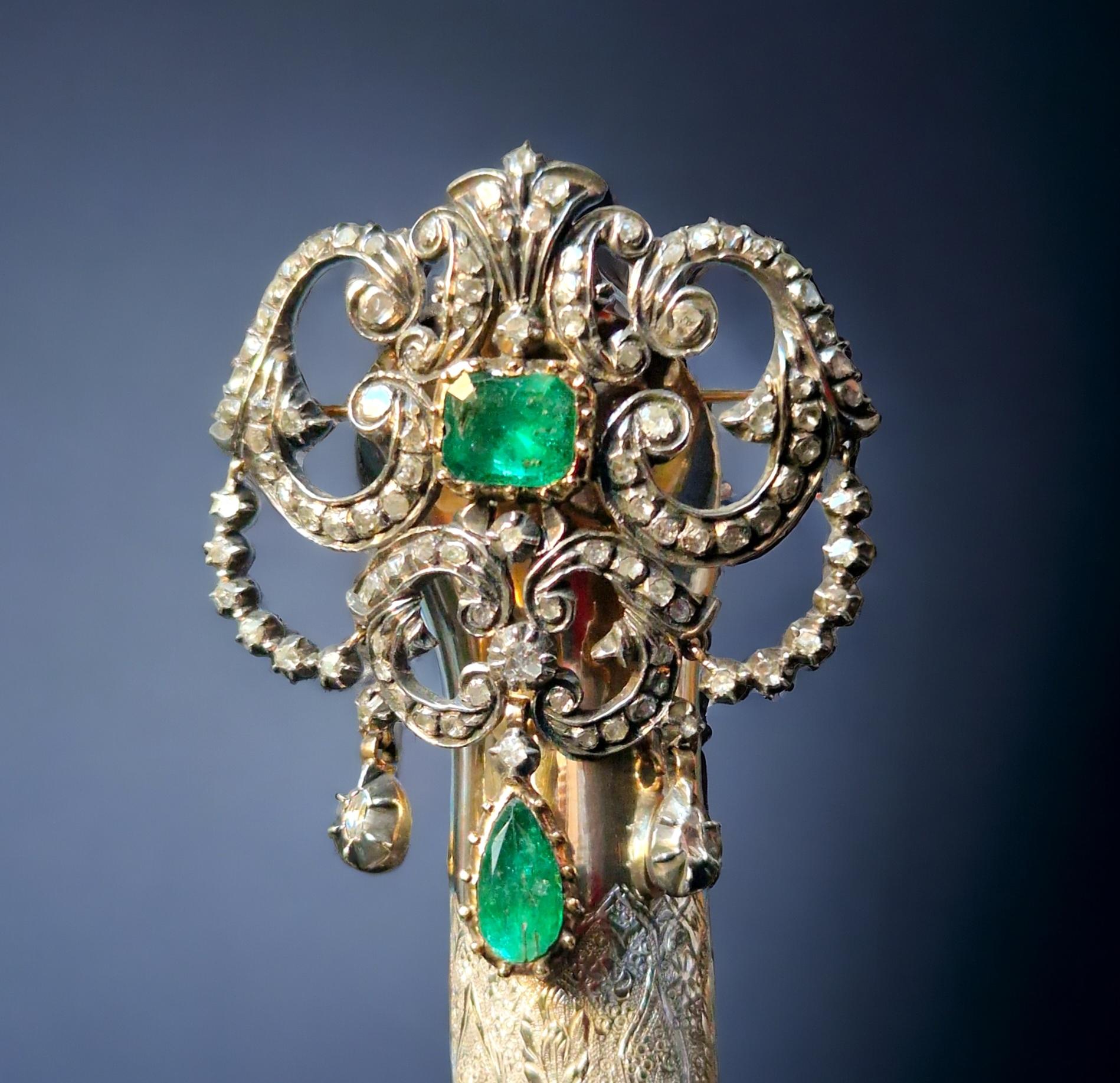 Baroque Iberian (Spain) Emerald and Diamond Pendant/Brooch 18Th Century For Sale 2