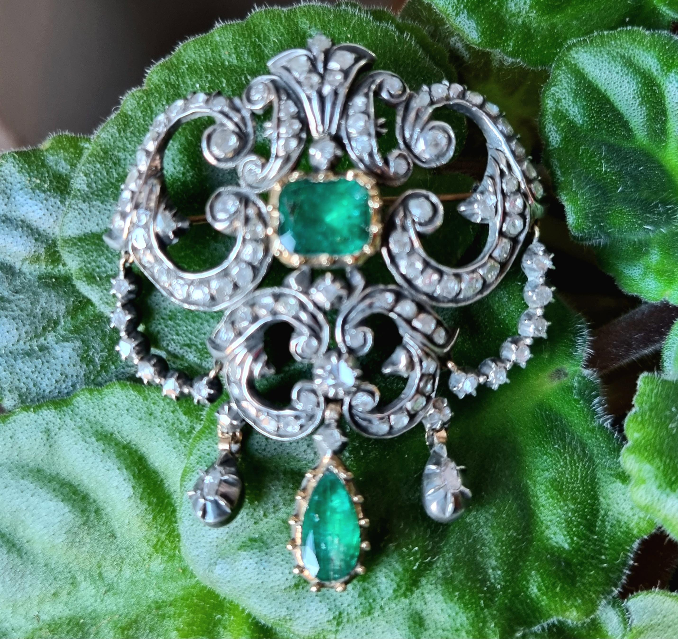Pendentif/broche baroque ibérique (Espagne) en émeraudes et diamants 18ème siècle en vente 1