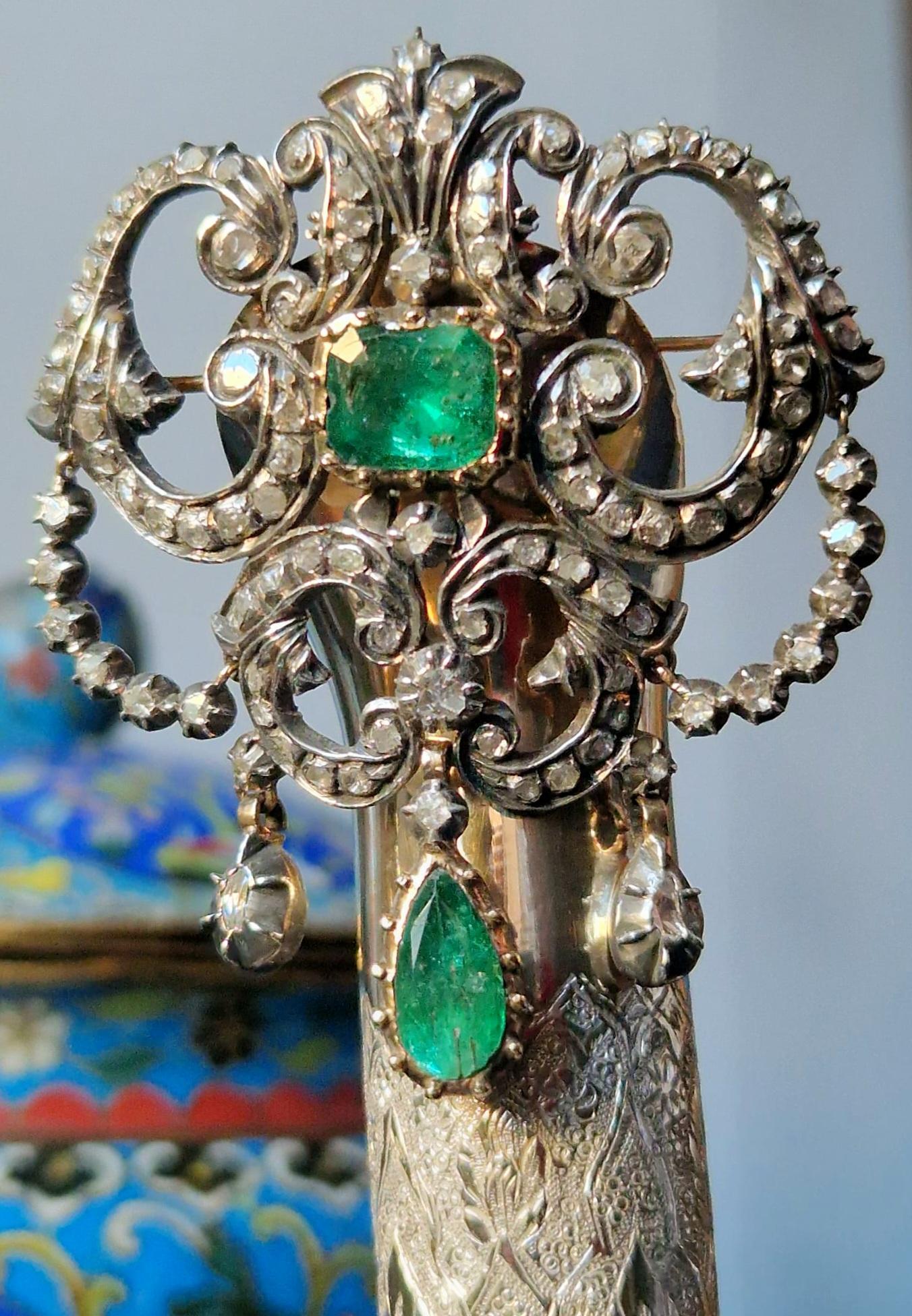 Women's or Men's Baroque Iberian (Spain) Emerald and Diamond Pendant/Brooch 18Th Century For Sale
