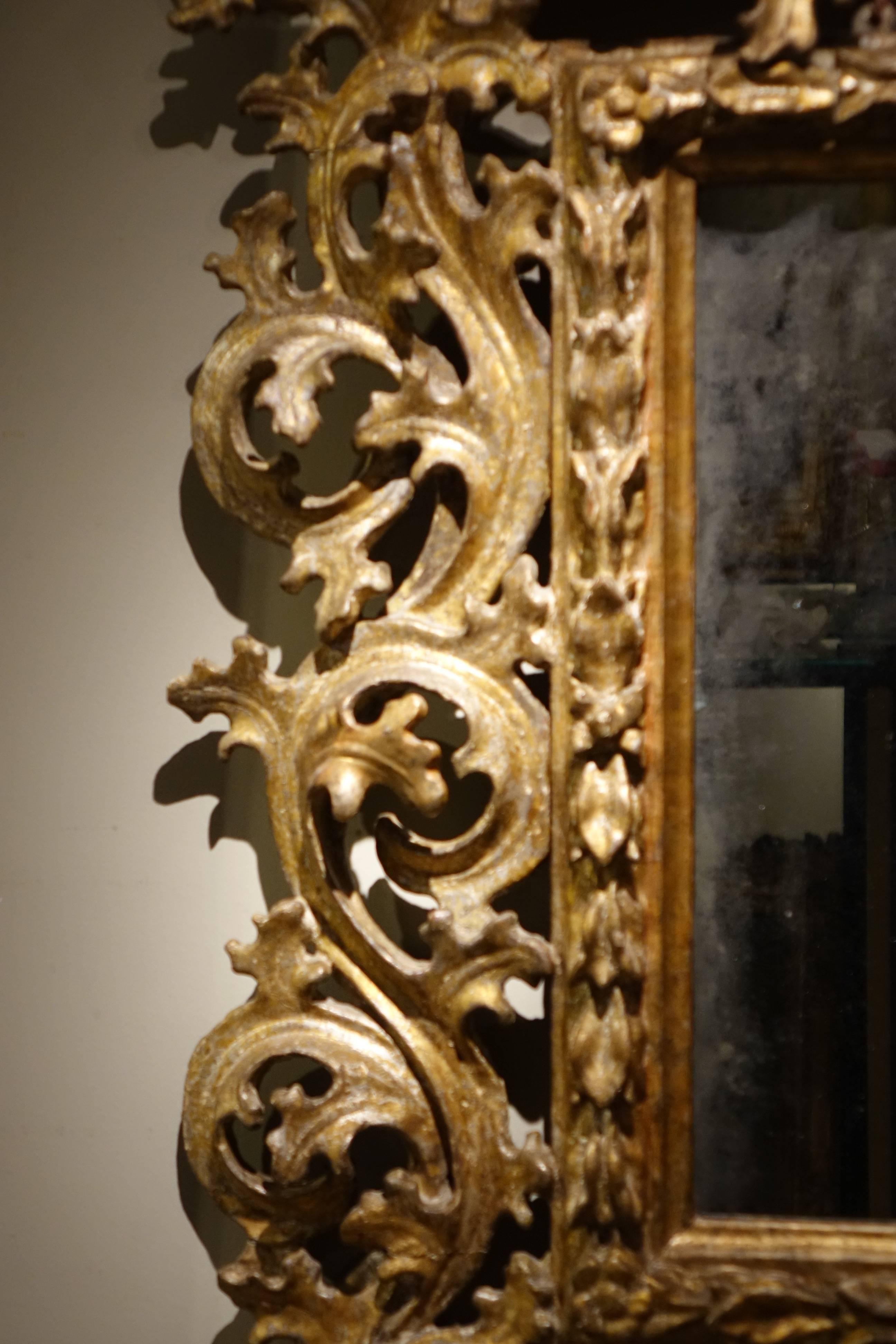 Carved Baroque Late 17th-18th Century Italian Mecca Giltwood Mirror