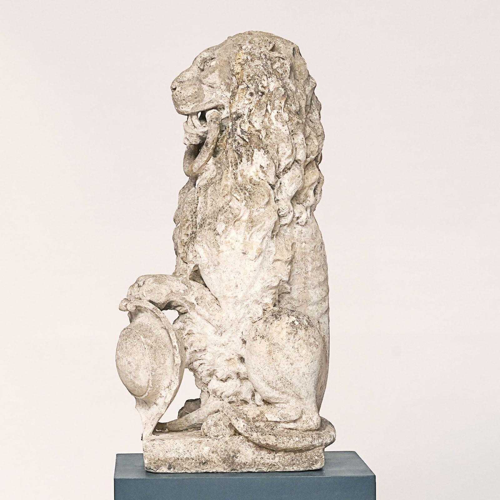 Lion baroque en pierre calcaire de Solgården, vers les années 1700 en vente 3
