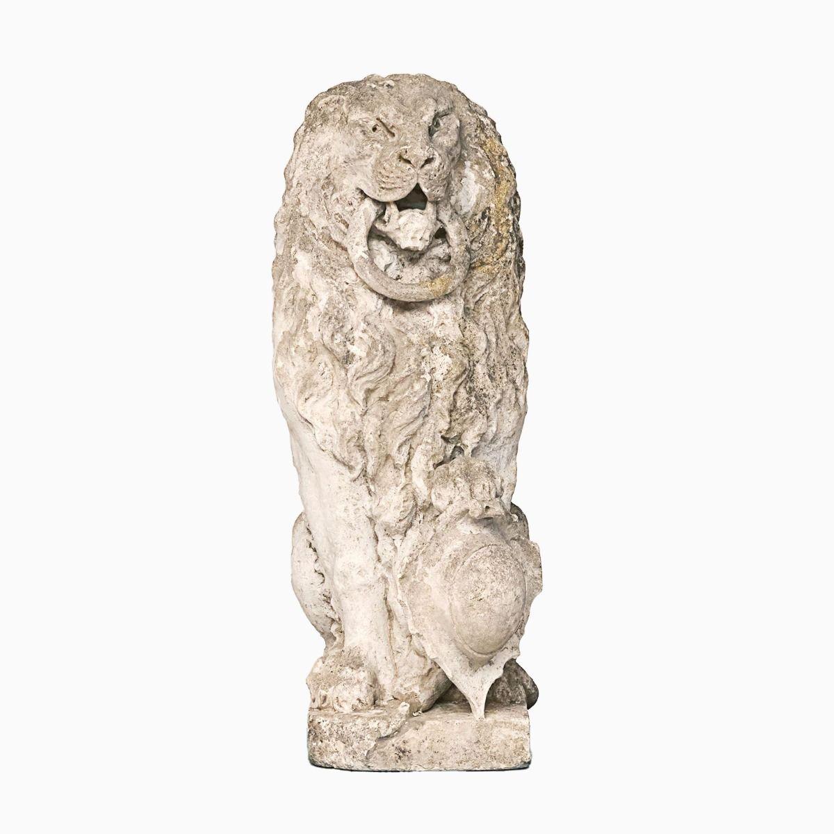 Calcaire Lion baroque en pierre calcaire de Solgården, vers les années 1700 en vente