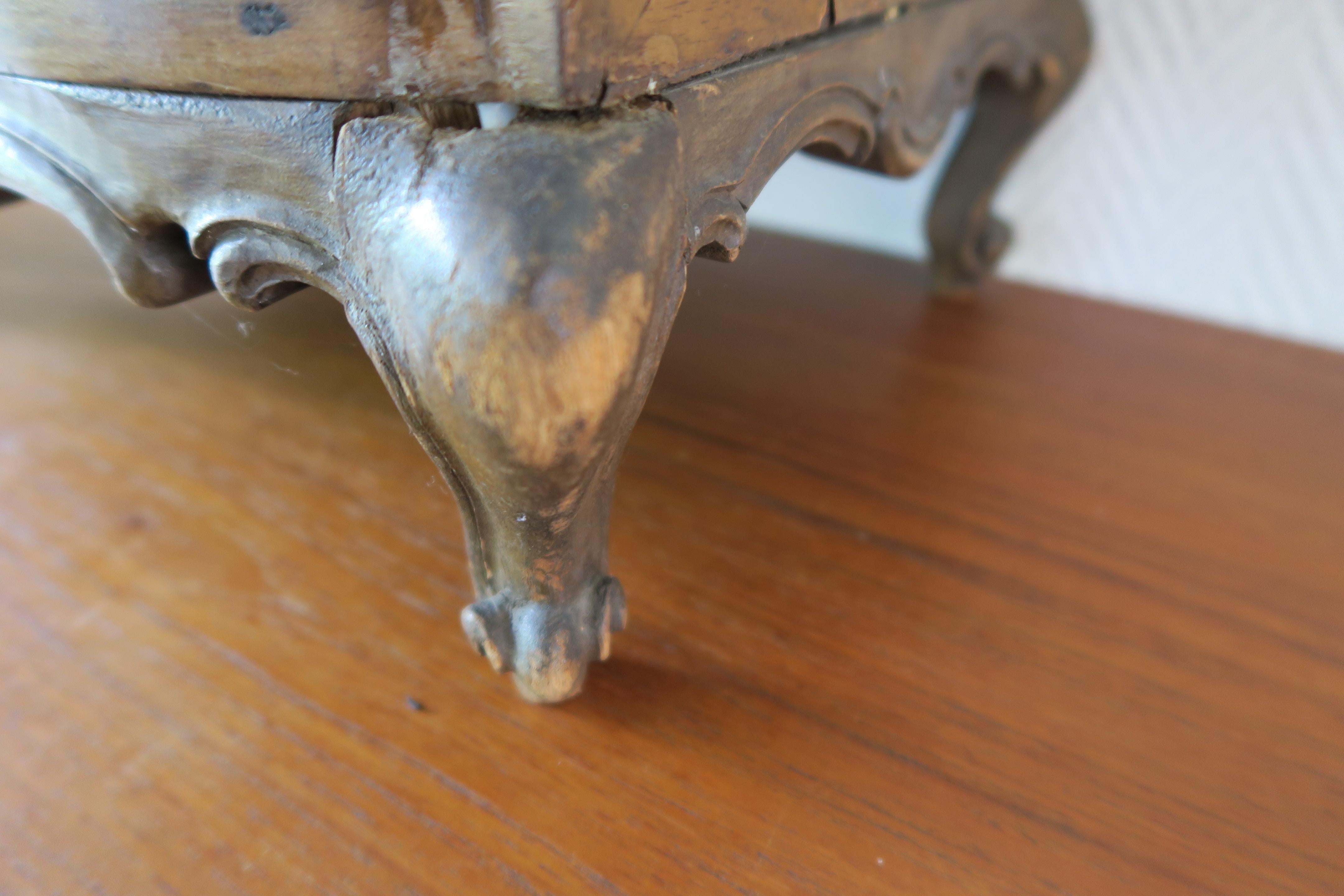 Cassapanca barocca in miniatura del XVIII secolo in vendita 1