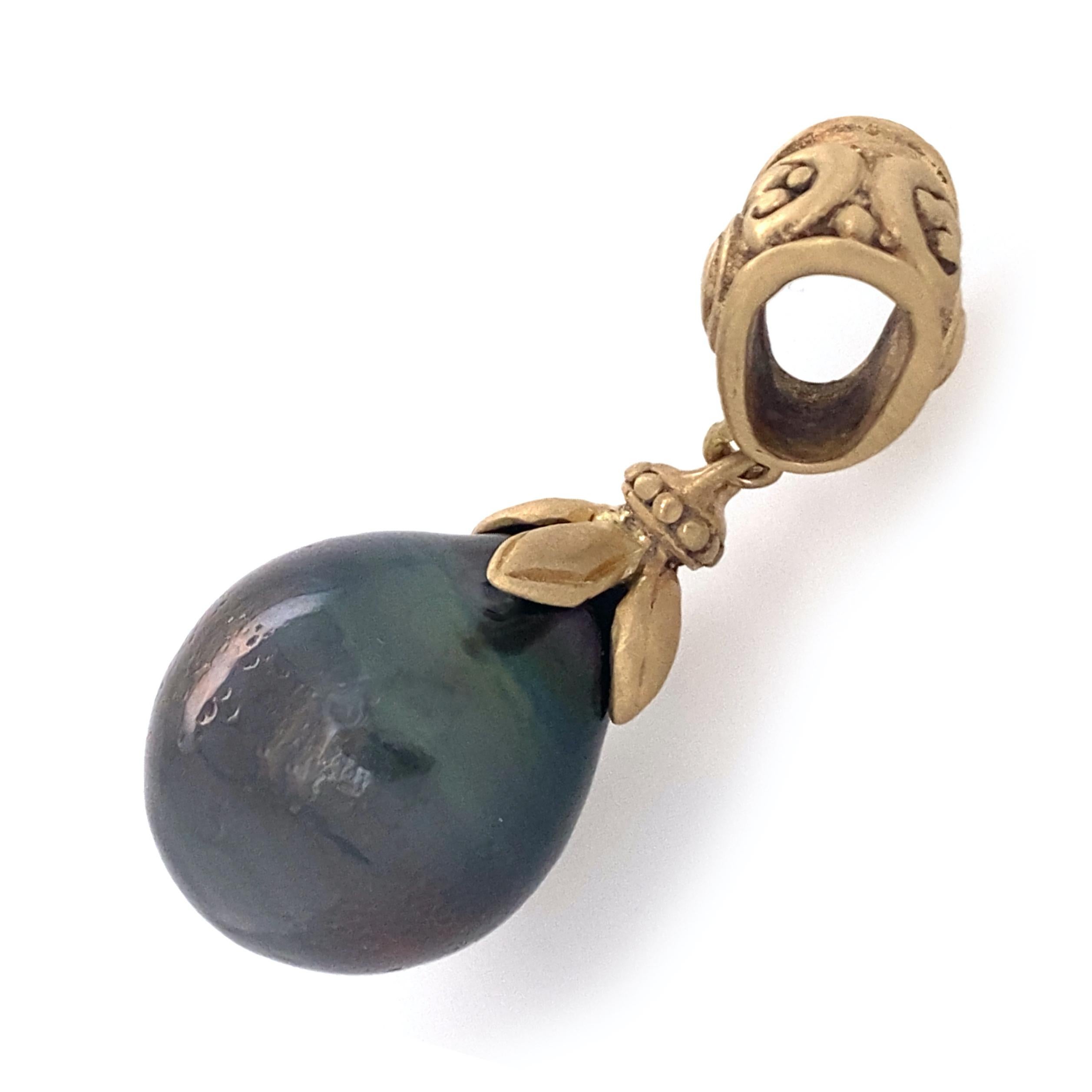 Baroque 15mm Tahitian Black Pearl Pendant or Fob in 18 Karat Yellow Gold In New Condition In Sherman Oaks, CA