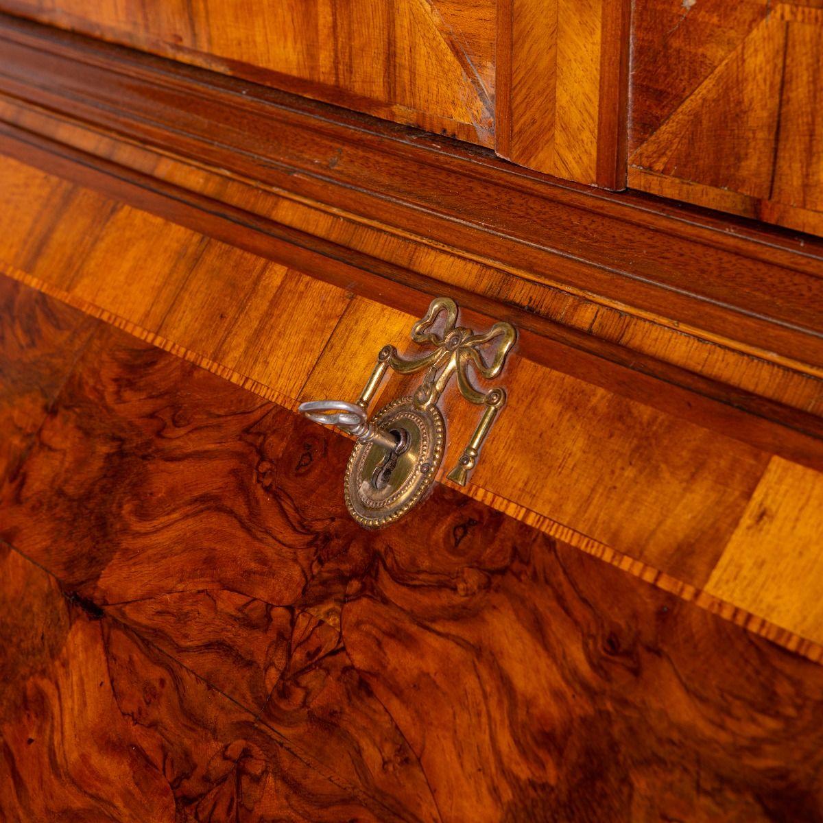 Sekretär Barock In Nussbaum aus Norddeutschland im Angebot 7