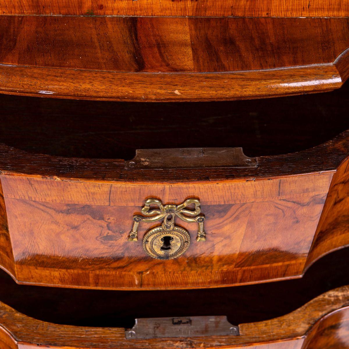 Sekretär Barock In Nussbaum aus Norddeutschland im Angebot 9