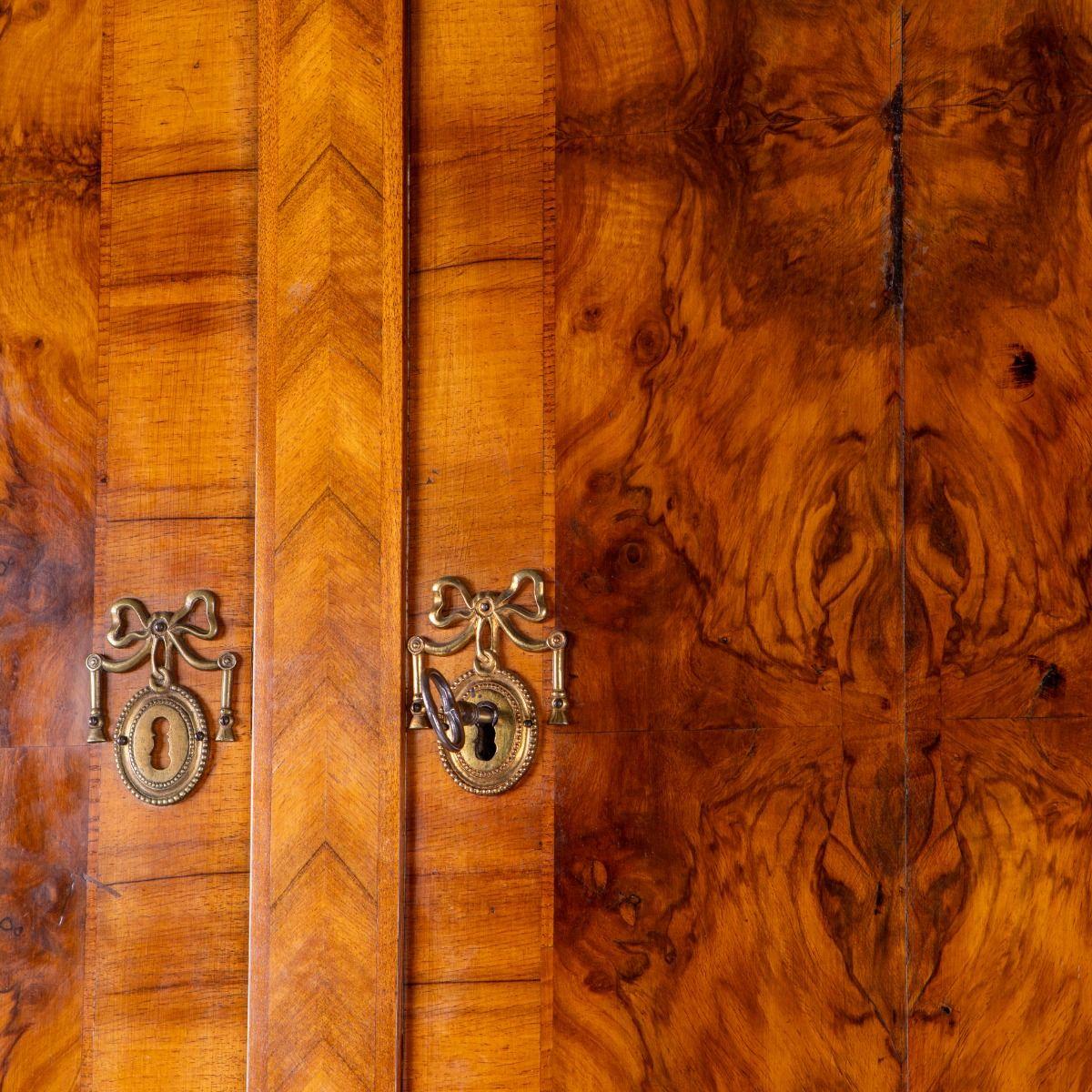 Sekretär Barock In Nussbaum aus Norddeutschland im Angebot 2