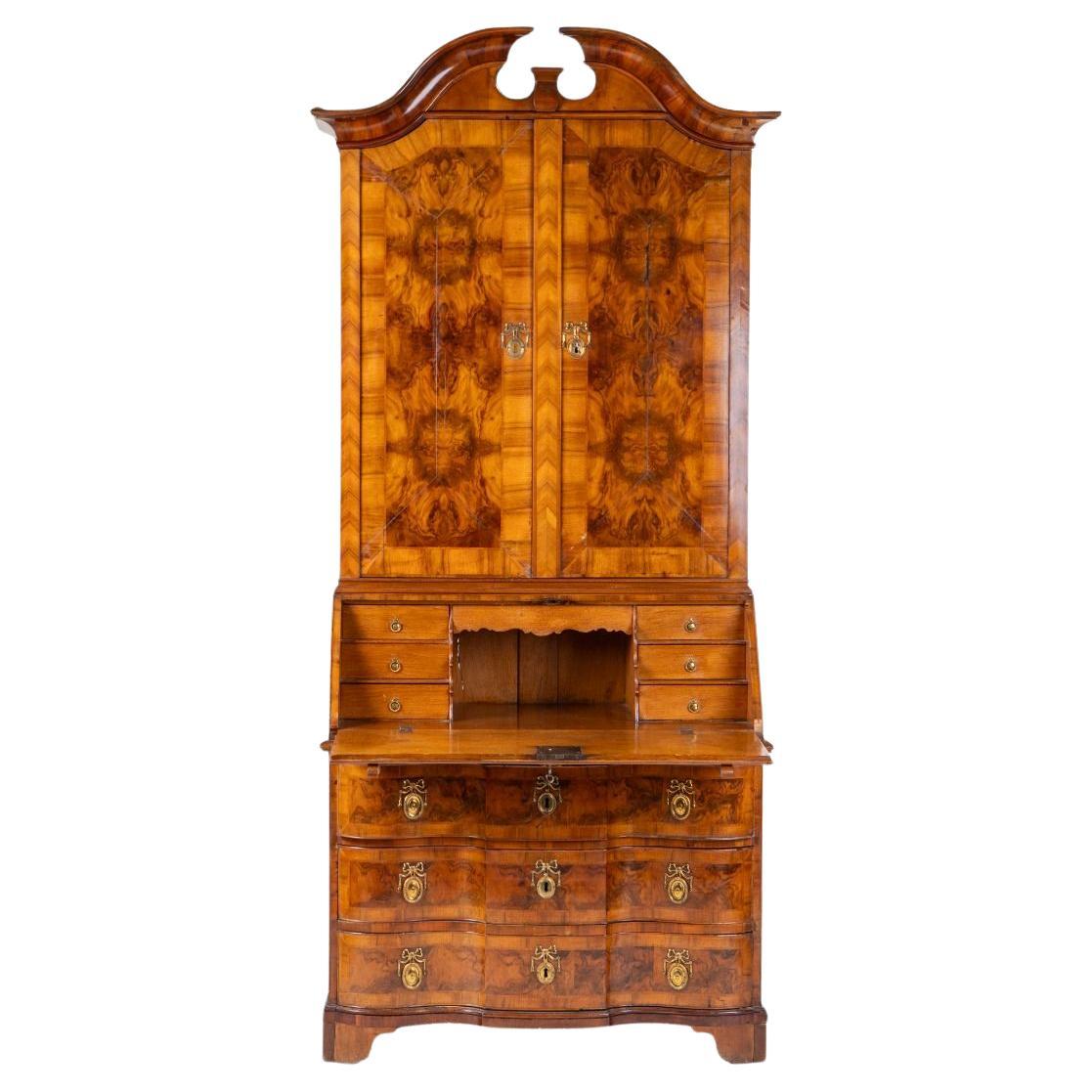 Sekretär Barock In Nussbaum aus Norddeutschland im Angebot