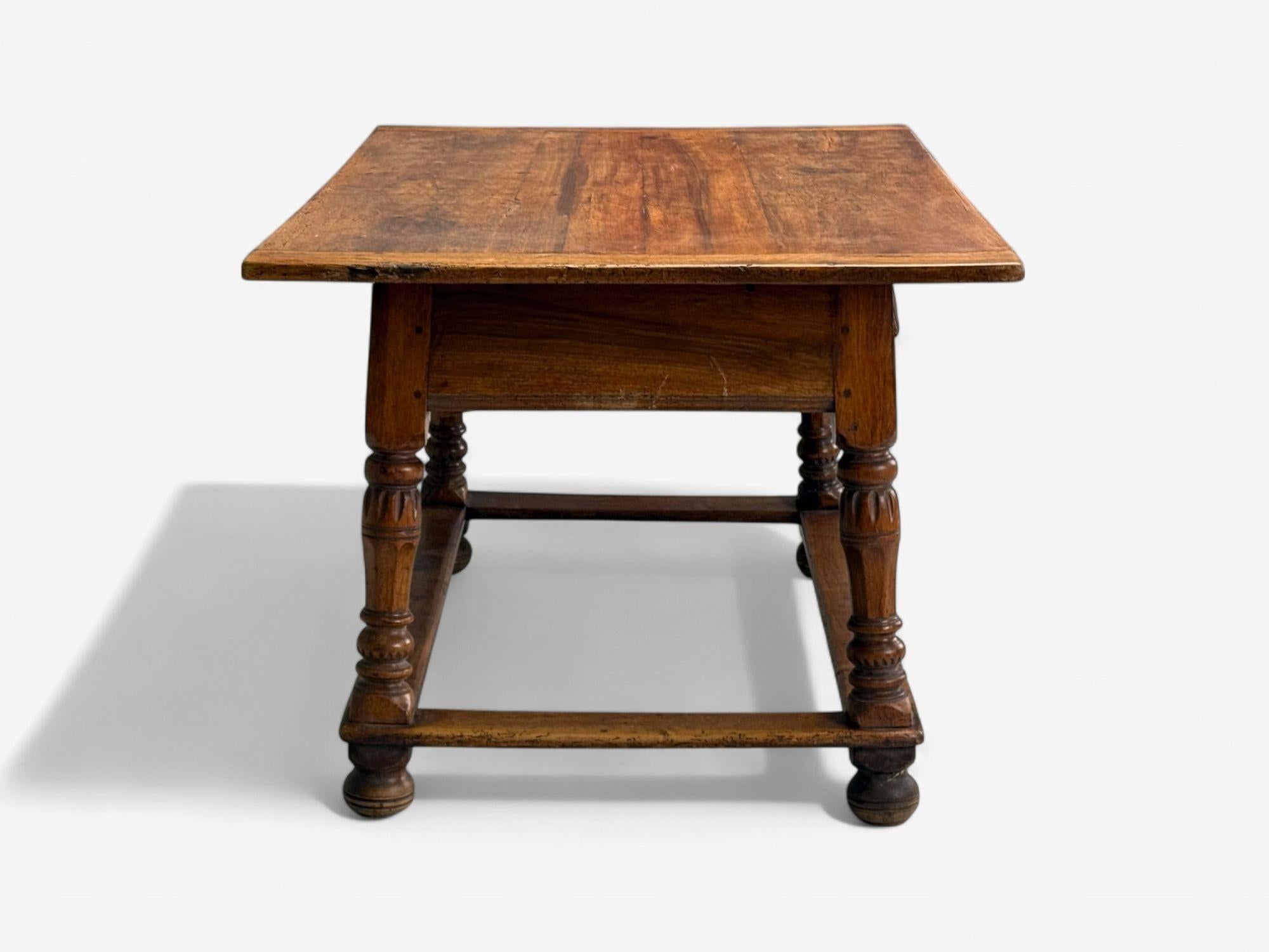 Mesa barroca, de roble, consola o centro, Francia, S. XVIII en venta 6