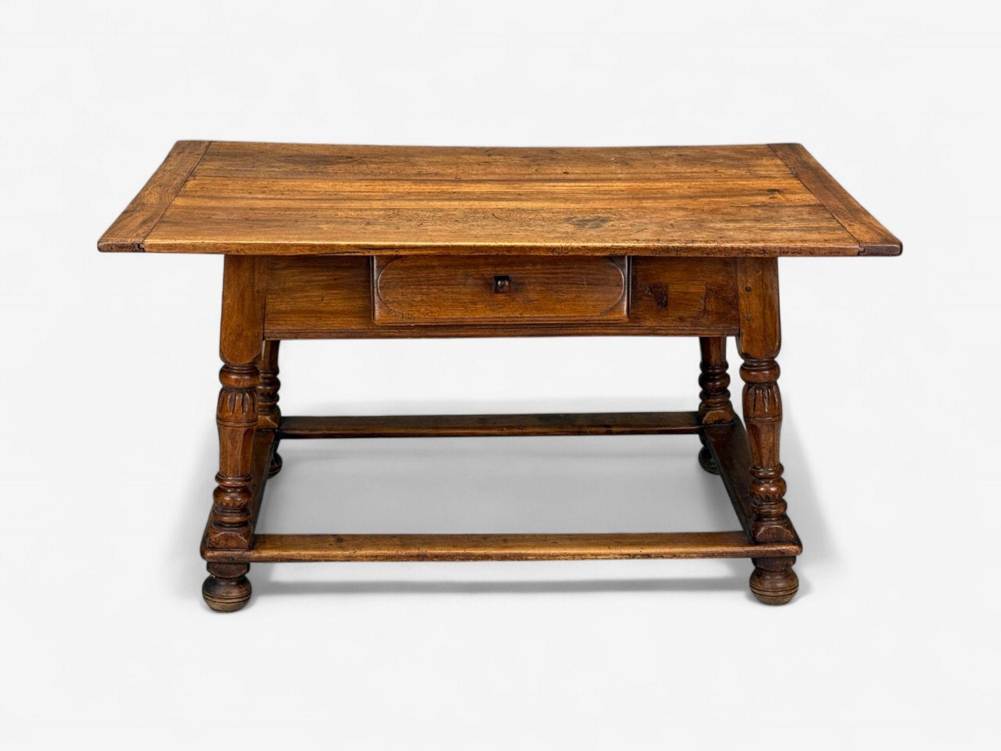 Mesa barroca, de roble, consola o centro, Francia, S. XVIII Barroco en venta