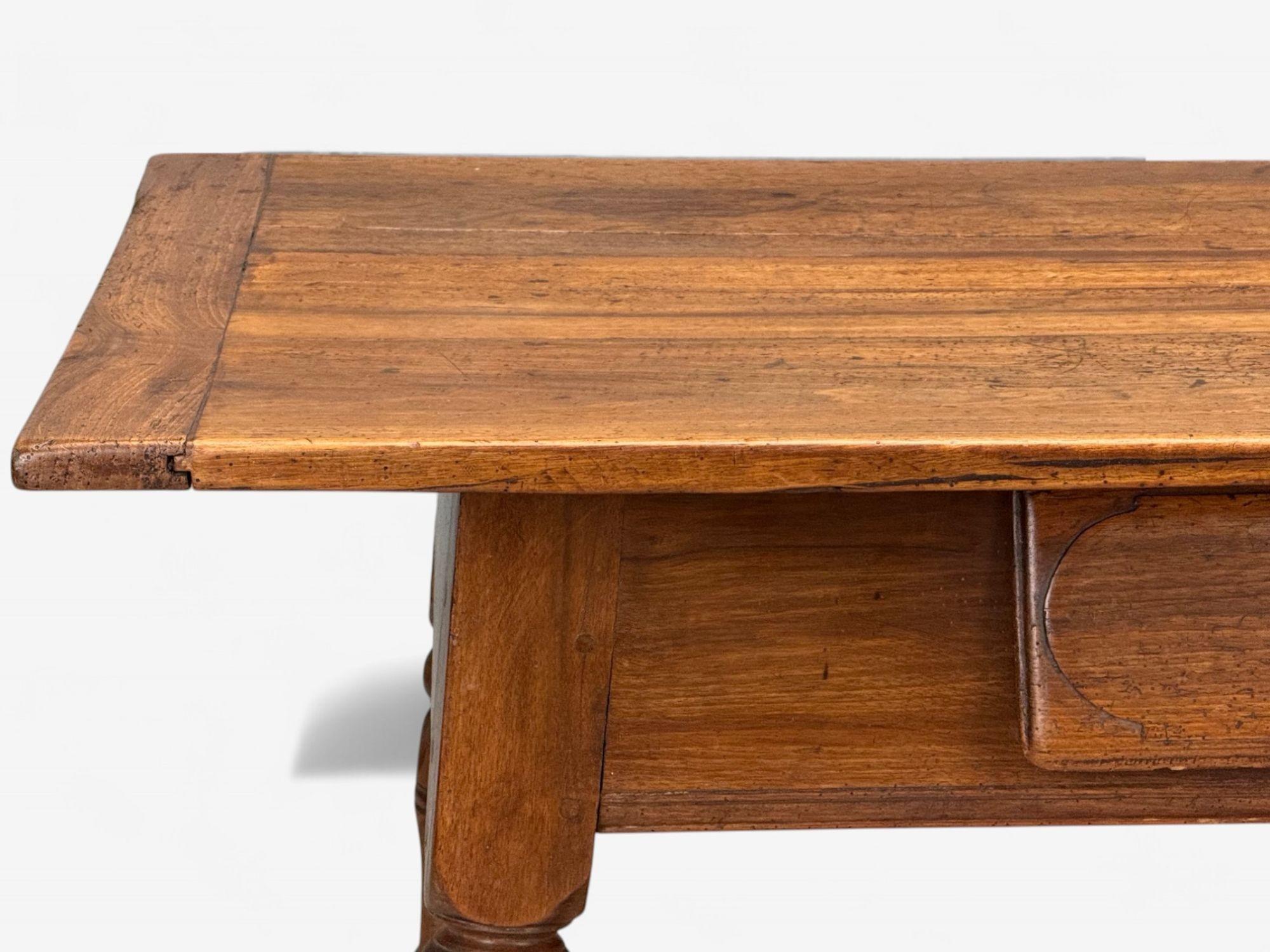 Mesa barroca, de roble, consola o centro, Francia, S. XVIII en Bueno estado para la venta en Manhasset, NY