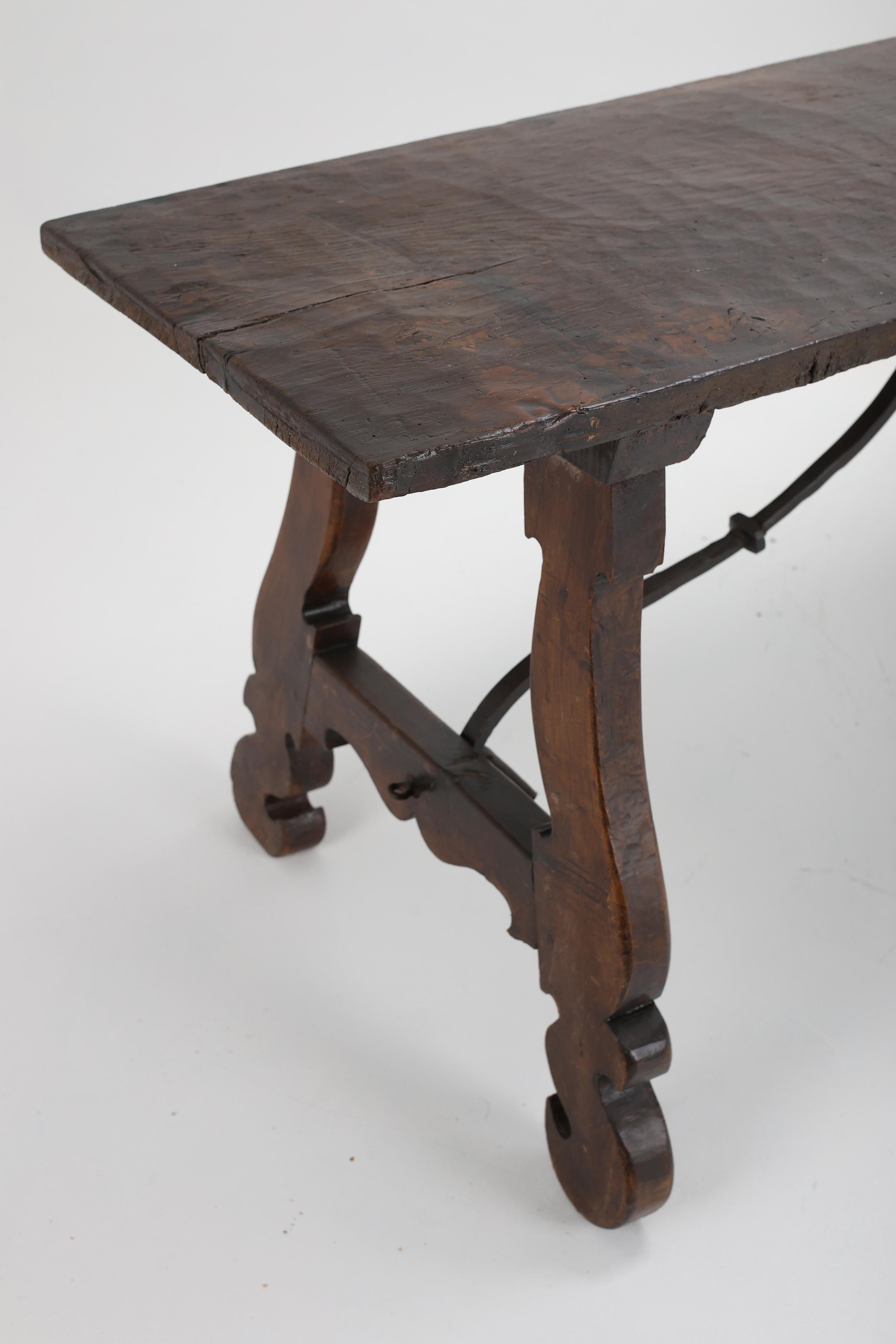 Barocker Tisch aus Eiche, 1760 in Italien hergestellt im Zustand „Gut“ im Angebot in Stahnsdorf, DE
