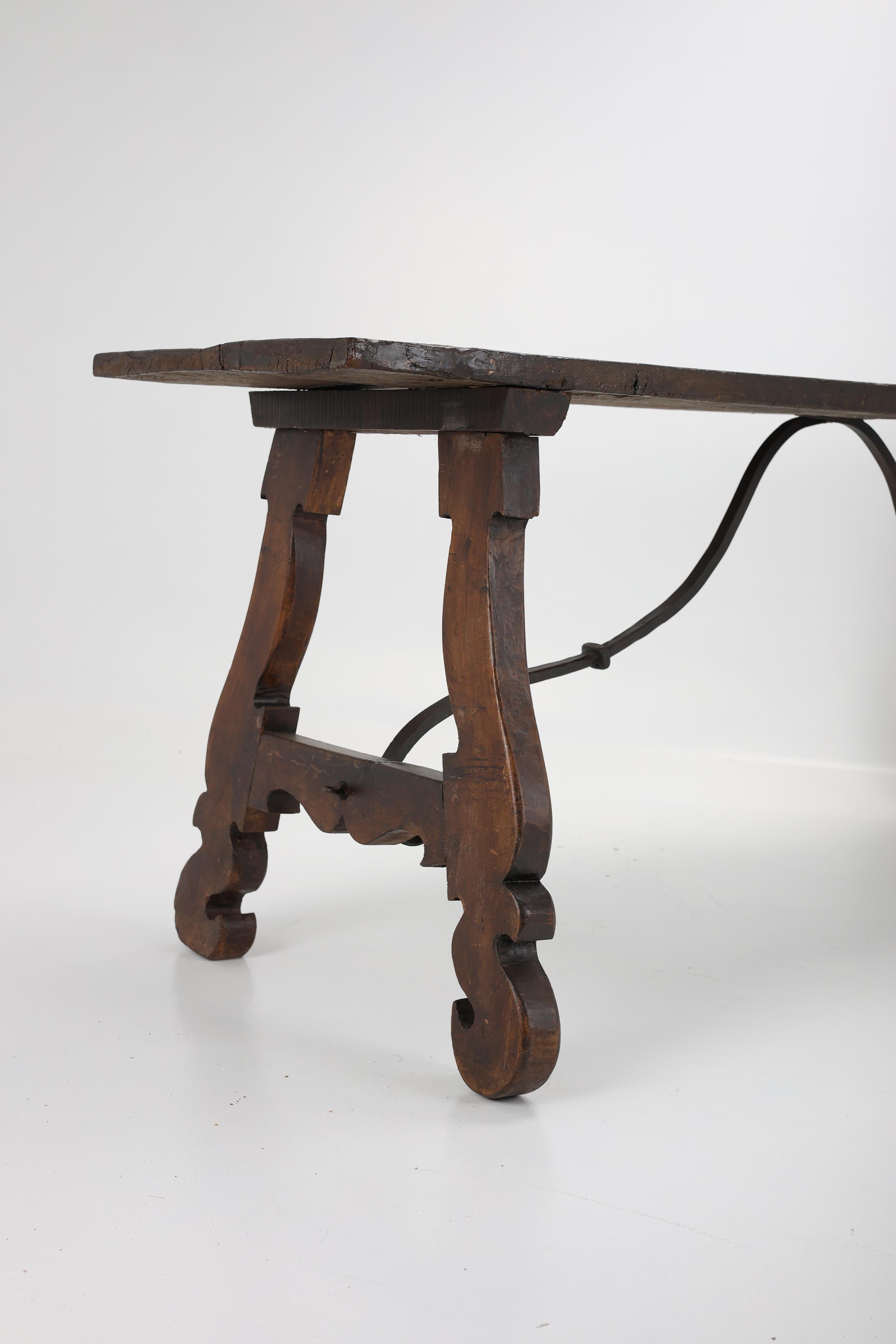 Barocker Tisch aus Eiche, 1760 in Italien hergestellt (Mitte des 18. Jahrhunderts) im Angebot