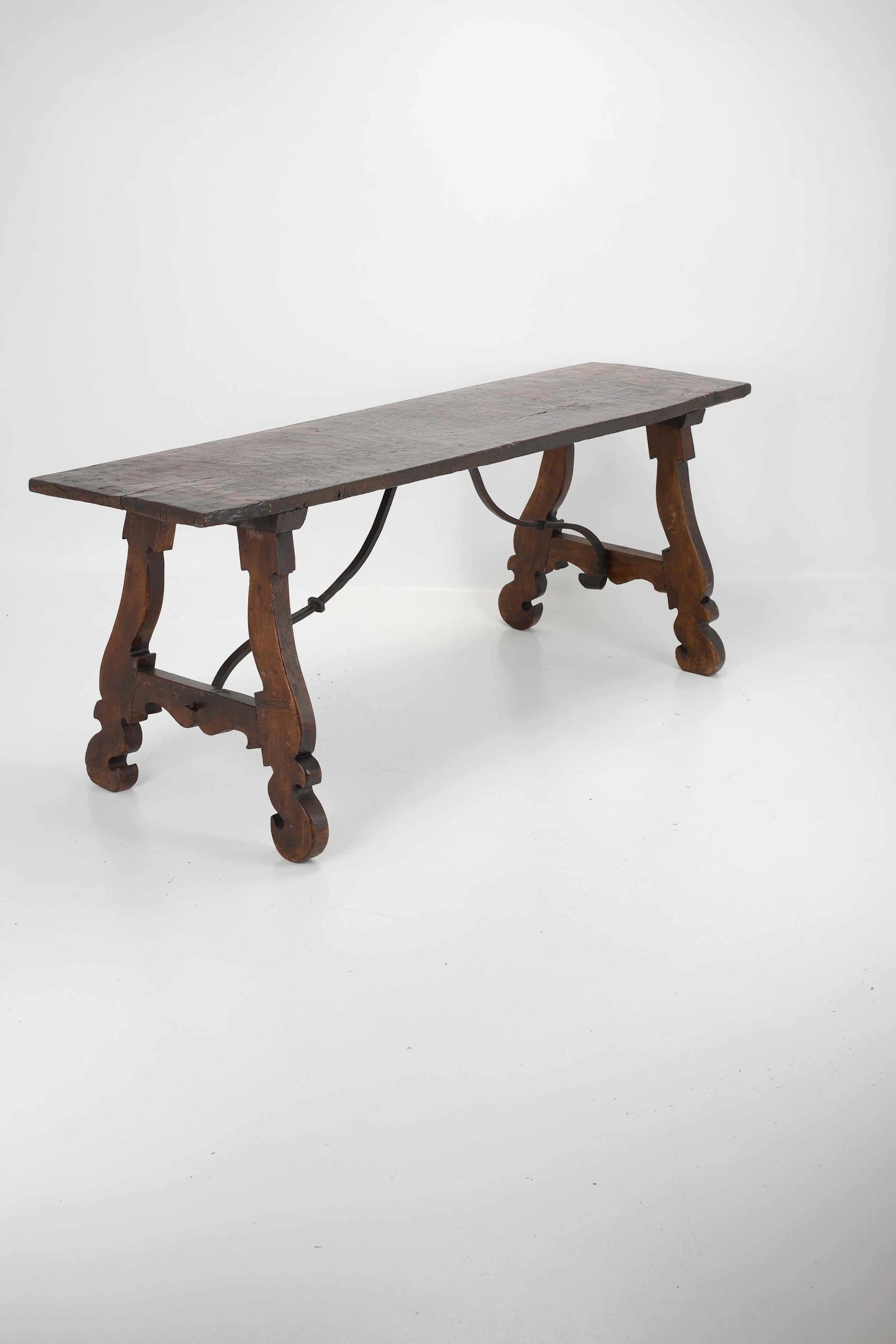 Barocker Tisch aus Eiche, 1760 in Italien hergestellt (Eichenholz) im Angebot