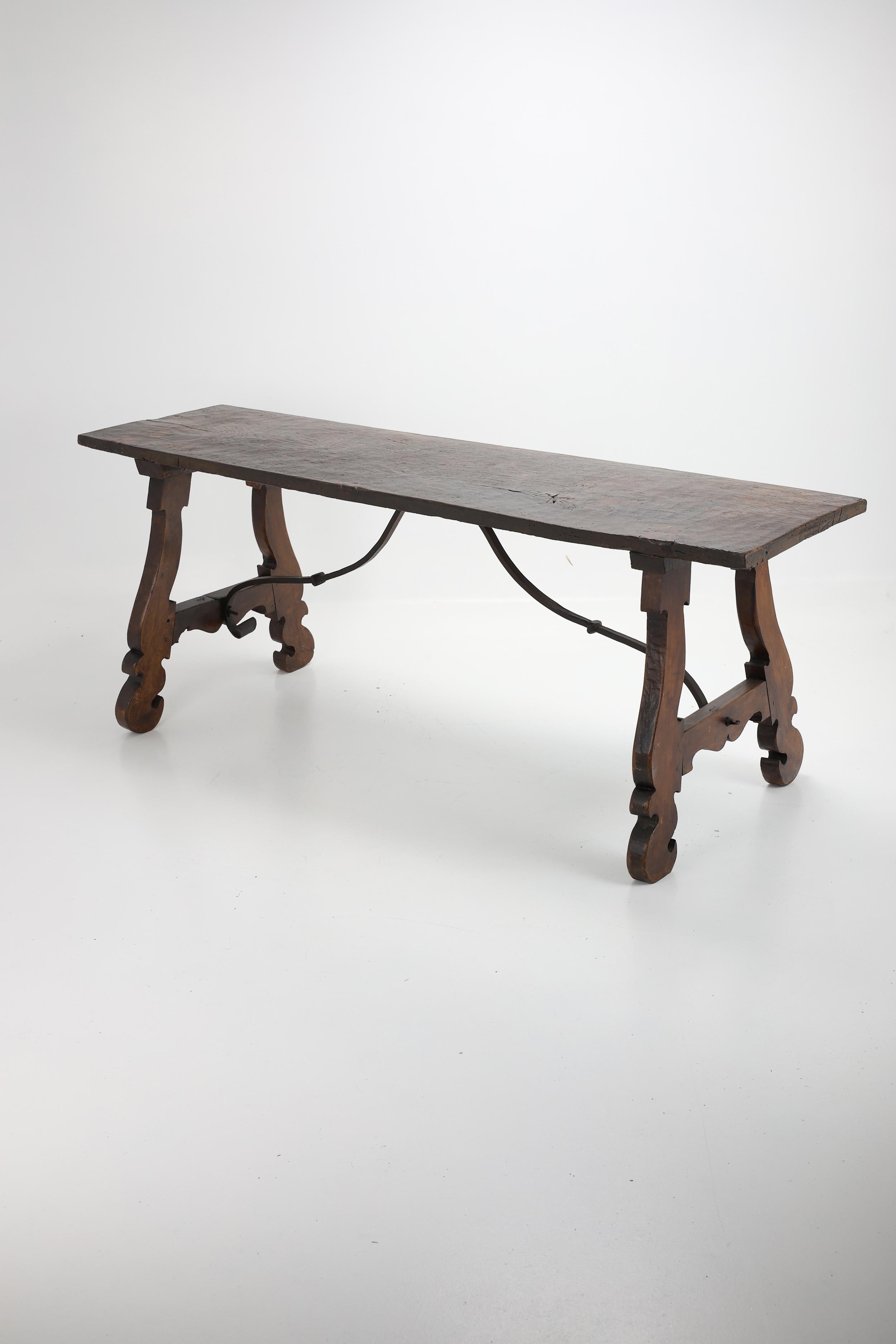 Barocker Tisch aus Eiche, 1760 in Italien hergestellt im Angebot 2
