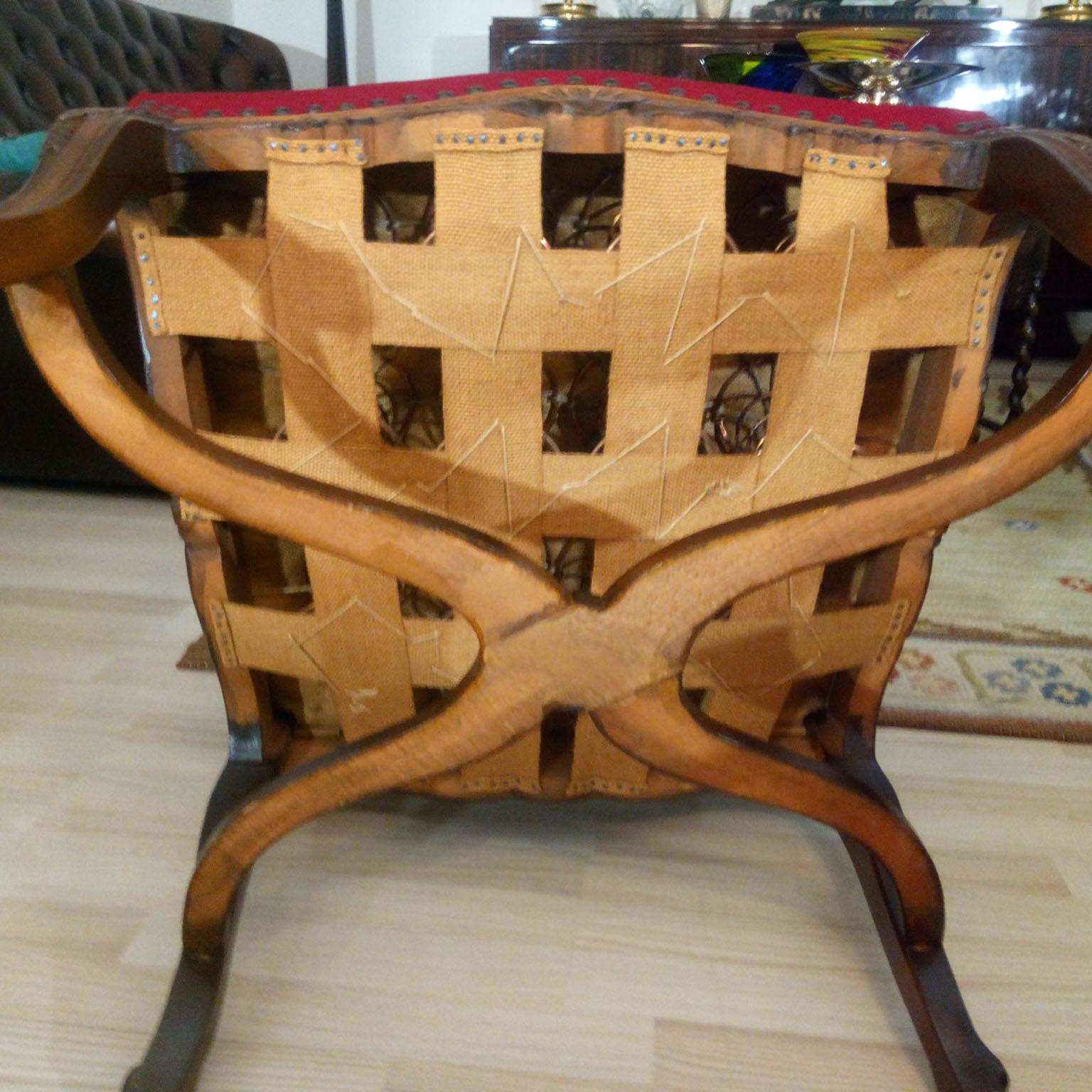 Paire de fauteuils baroques avec magnifique tapisserie brodée en vente 11